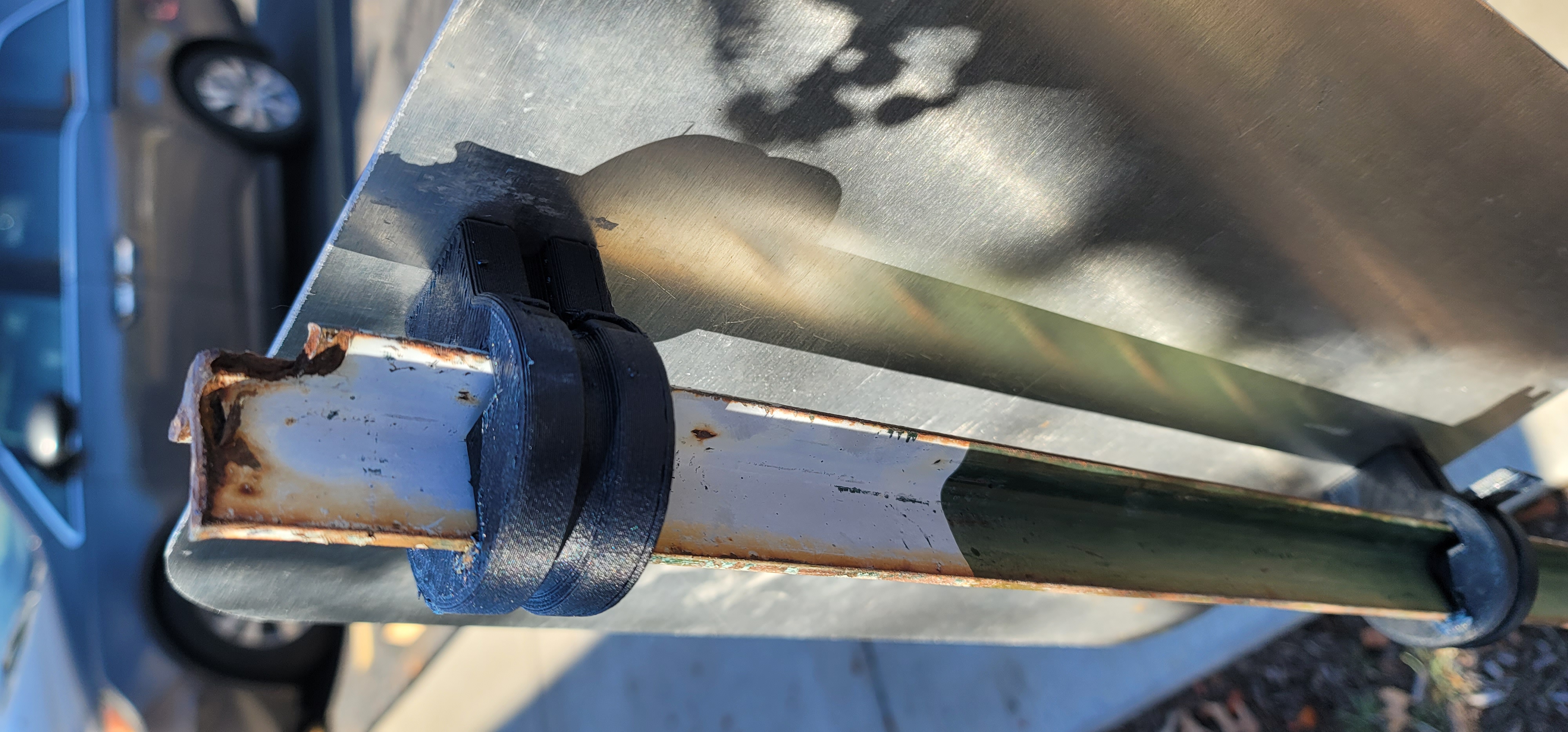 T-Post Sign Mount — miniatura 2