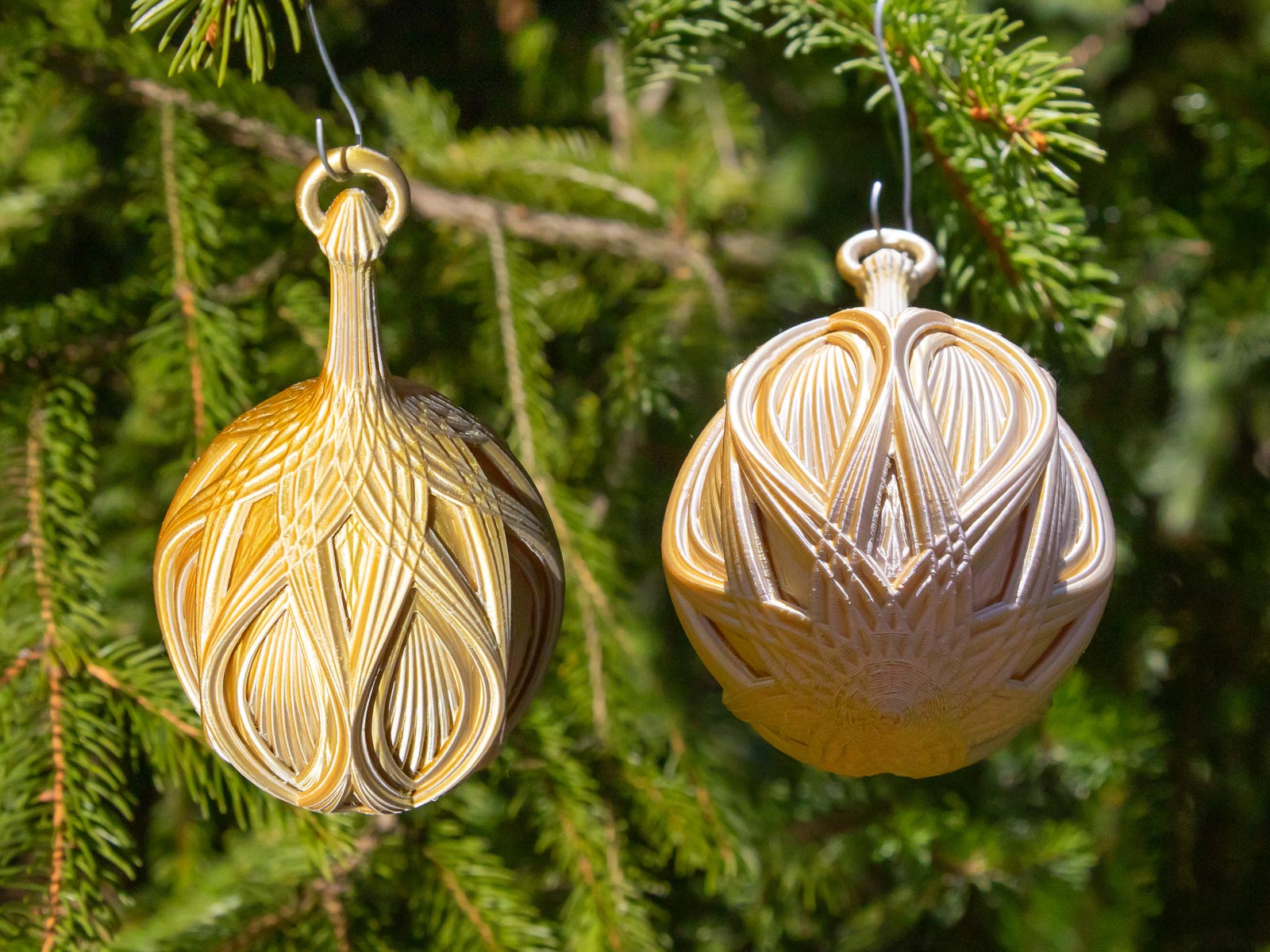 Cathedral Christmas Bulb 2024 — thumbnail 2