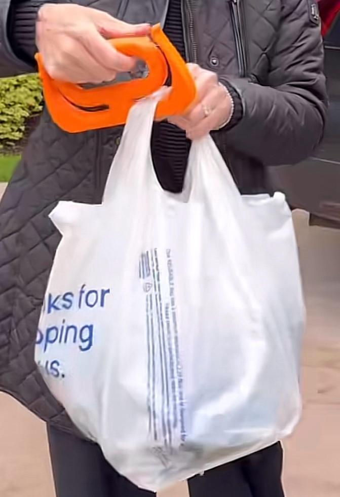 Ergonomic tool for shopping bags — miniatura 3