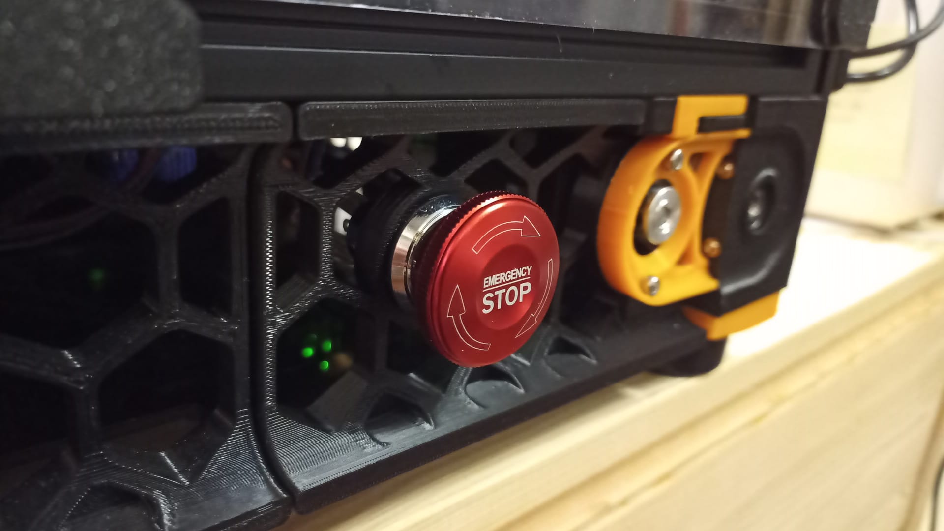 Voron v2.4 (300mm) front skirt e-stop (22mm)