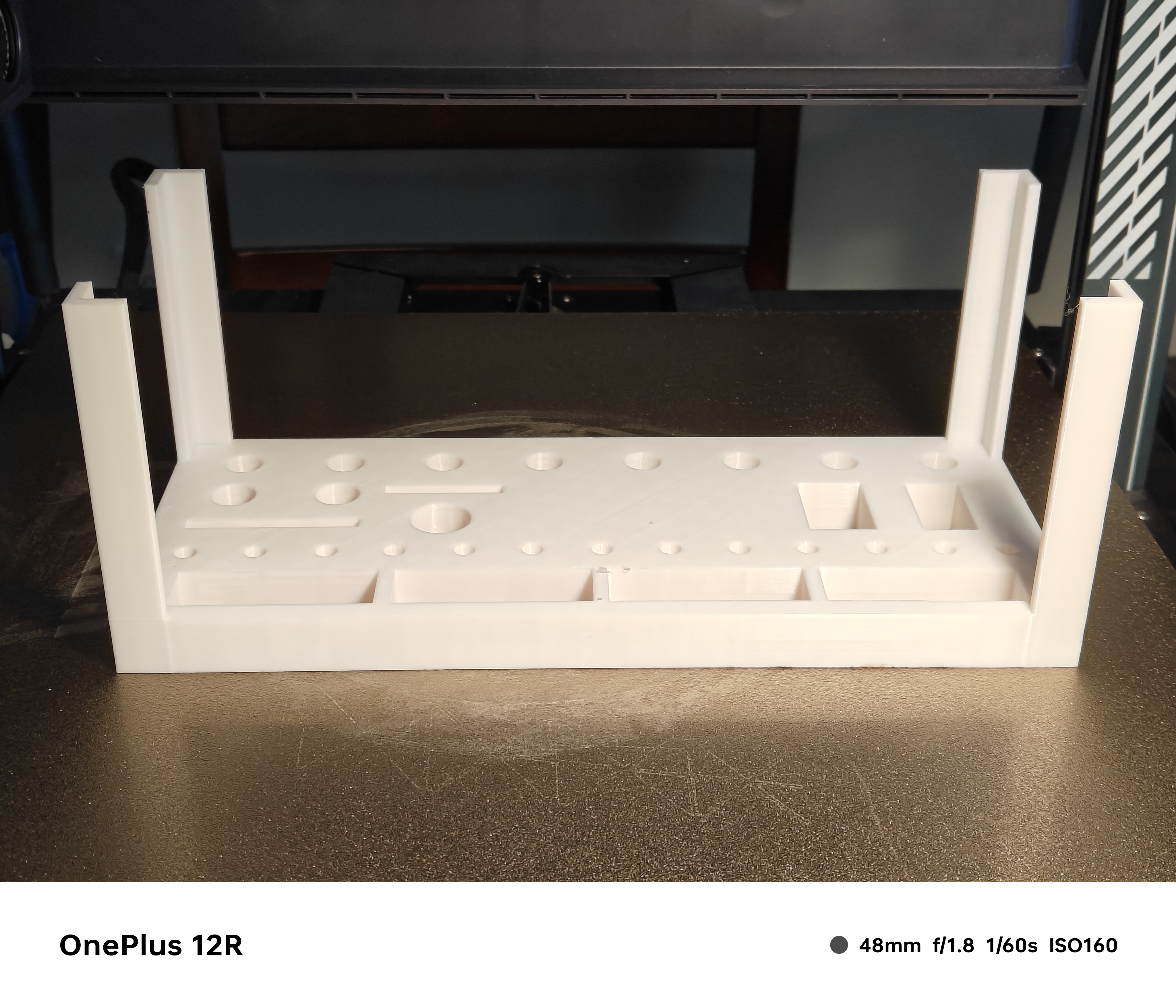 Simple tool stand
