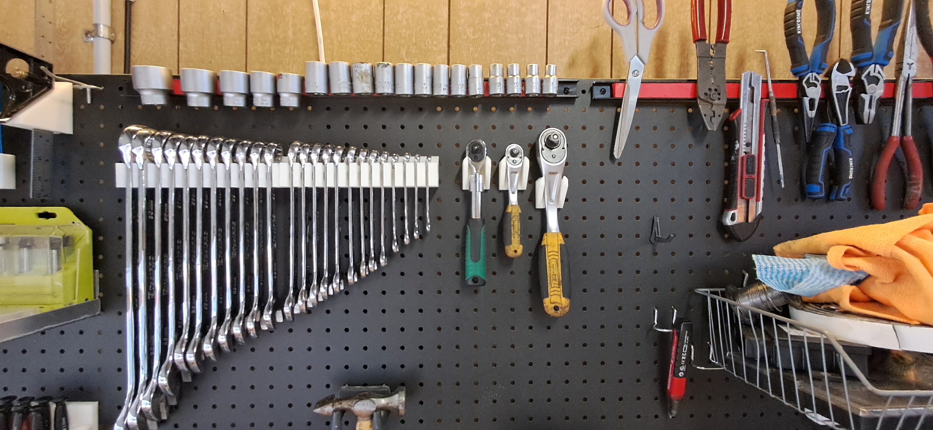 Ratchet holder for pegboard 3D model thumbnail