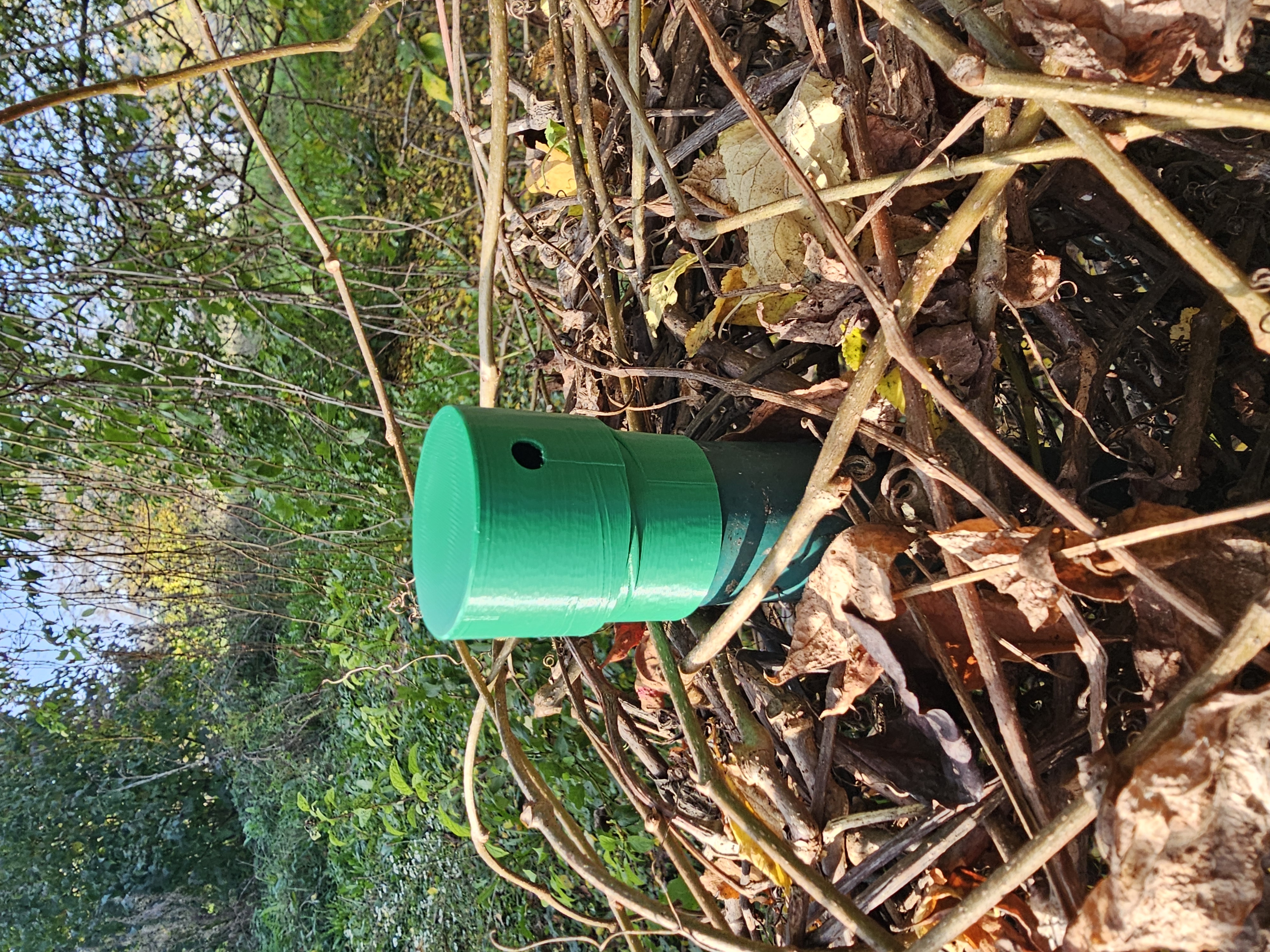 Gartenzaunkappe mit Insekten-Unterschlupf (Garden fence cap with insect shelter)
