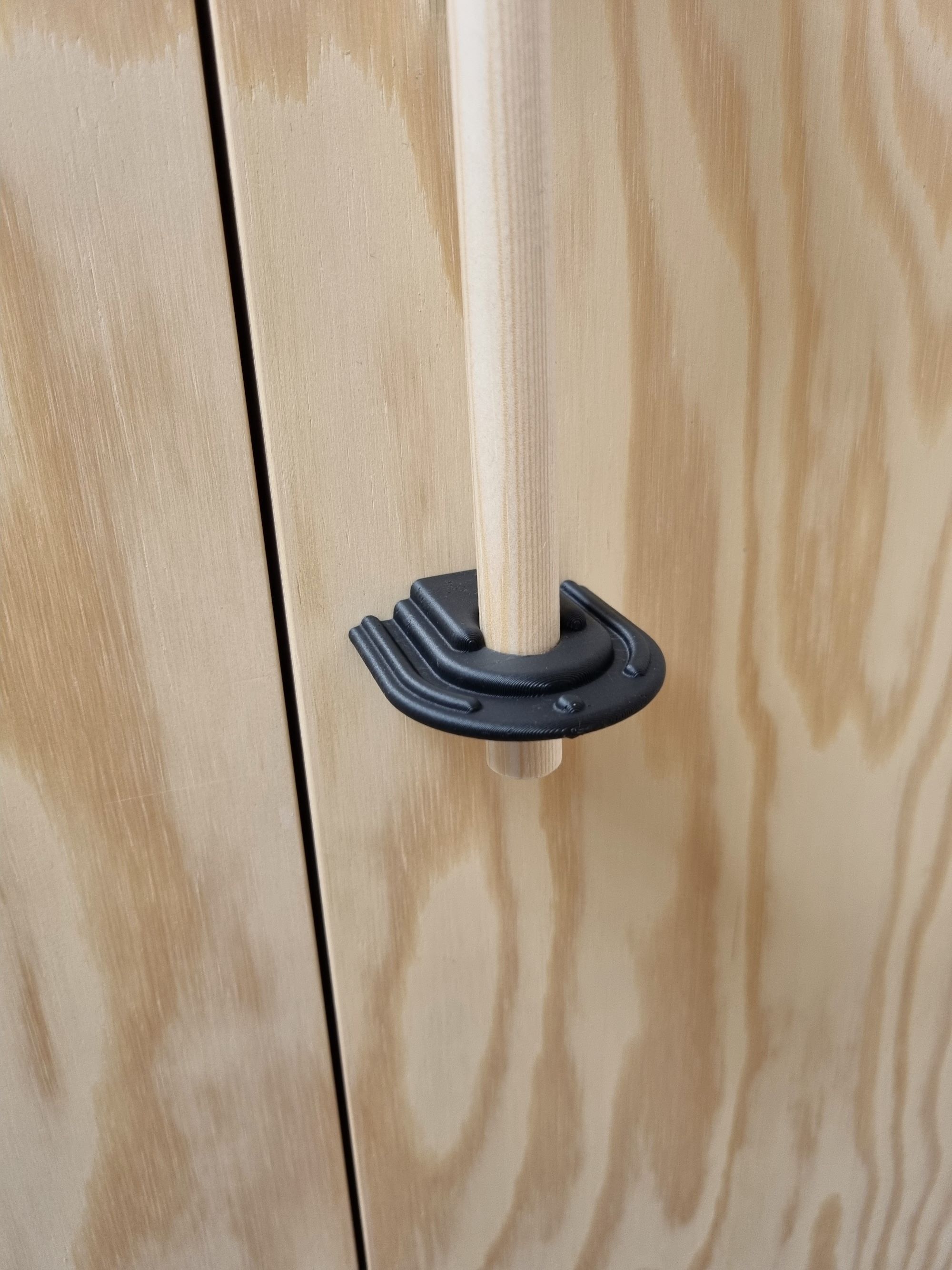 Art deco handle