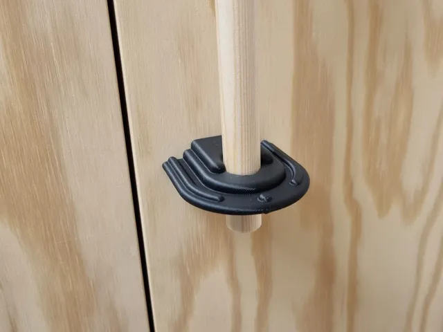 Art deco handle