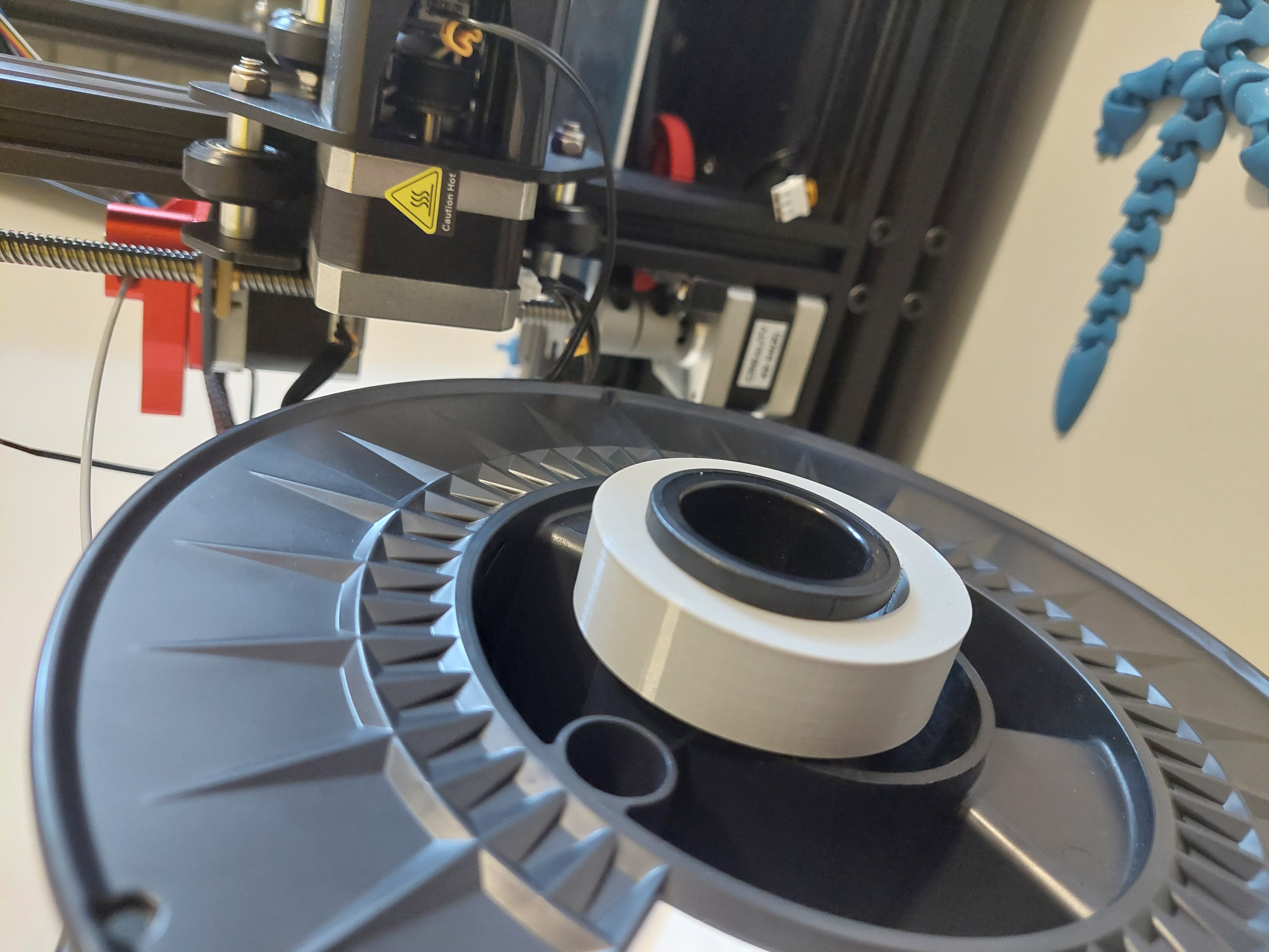 Ring for filament holder