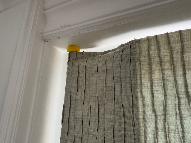 Curtain Hanger