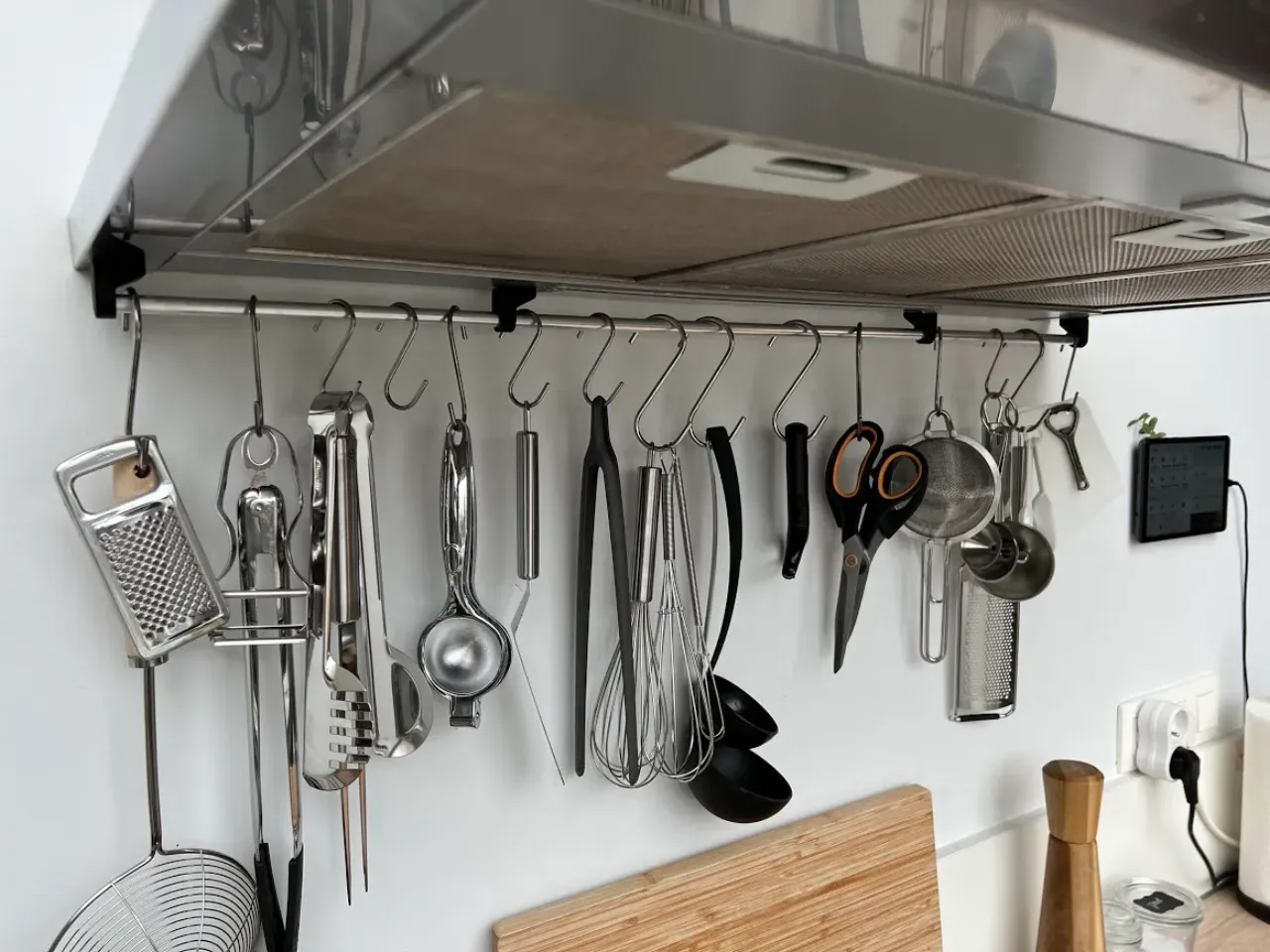 Magnetic kitchen rail / aluminium rod holders by thibmaek, Download free  STL model