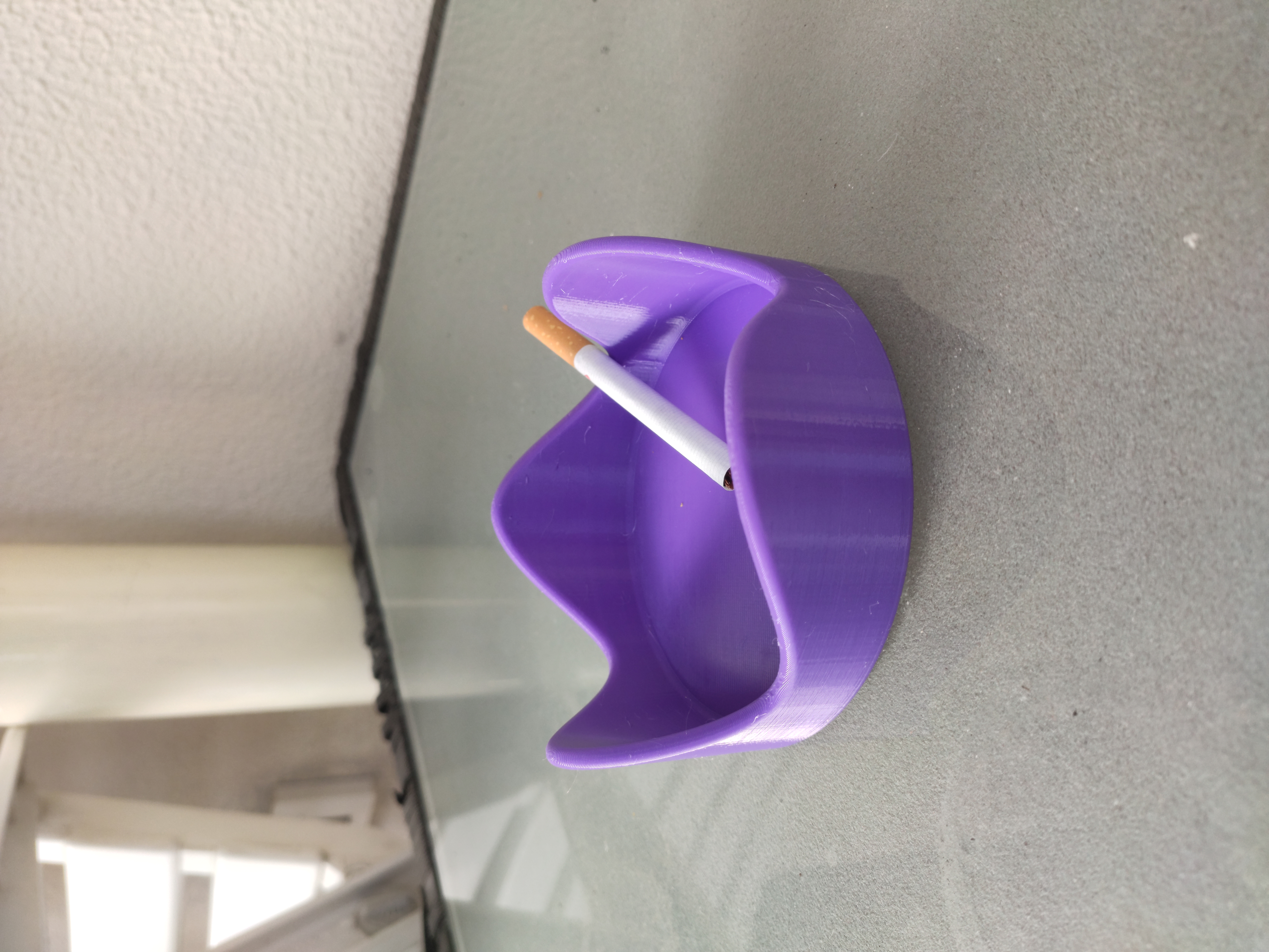 Miniatura 2 do modelo 3D Ashtray Waves