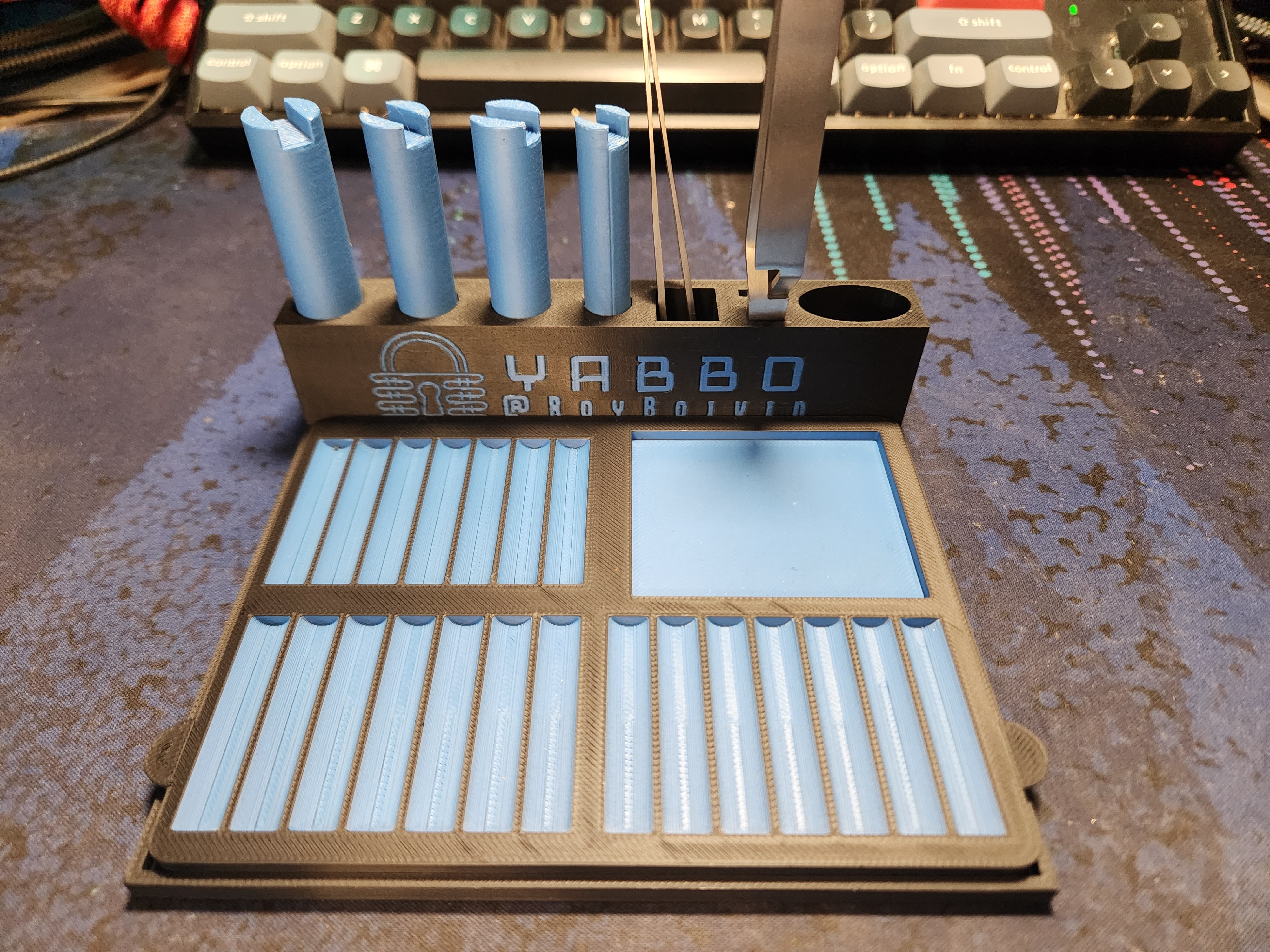 Yabbo Lock Gutting Station with Interchangeable trays