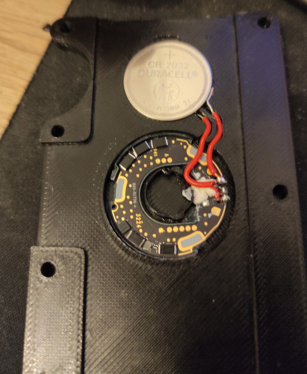 Ridge wallet insert with airtag