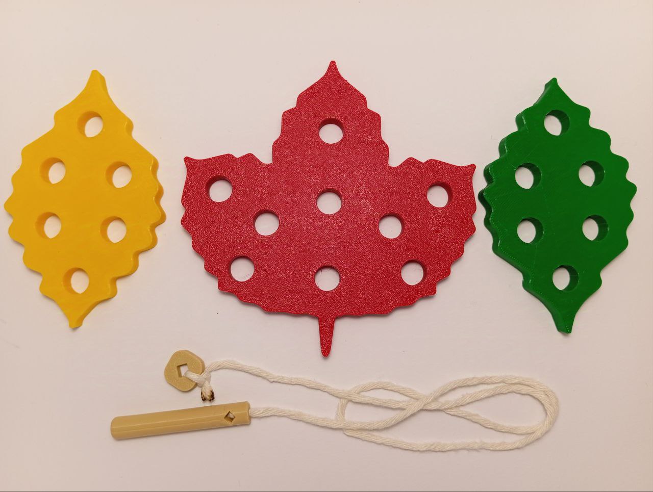 Autumn Leaves on Rope — miniatura 2