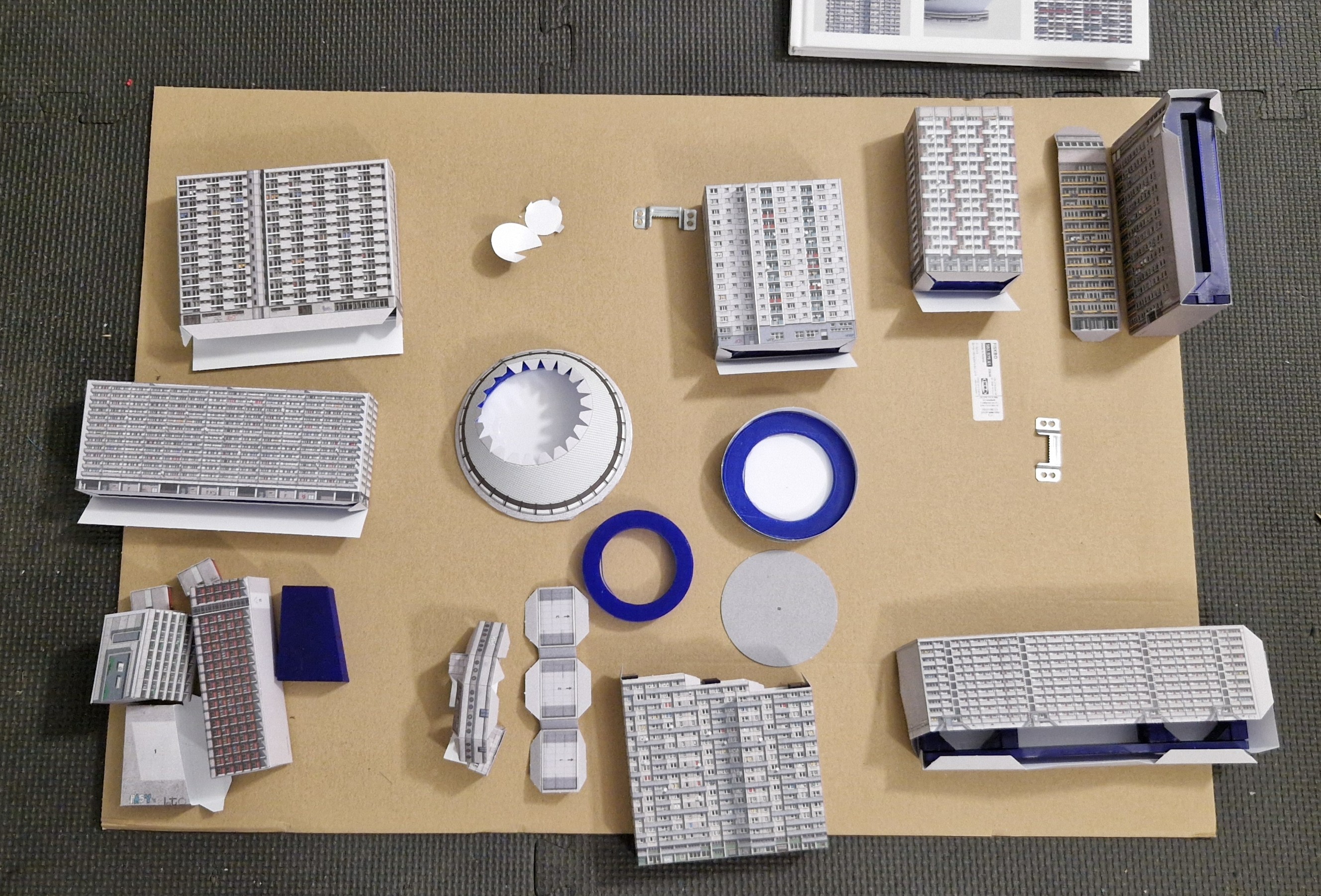 Brutal Poland - scaffolding for models — miniatura 2