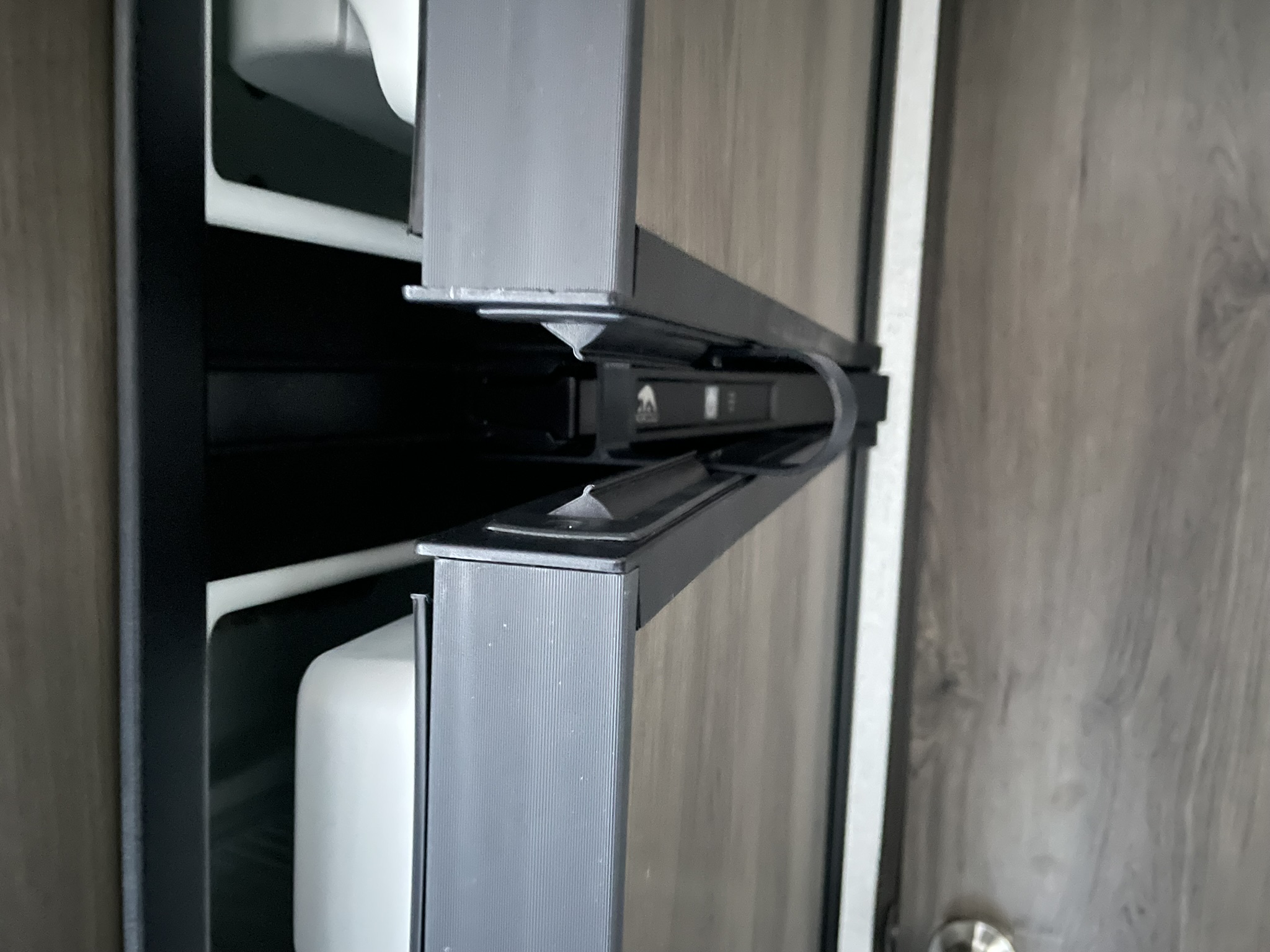 Norcold RV Fridge Storage Door Prop — miniatura 2