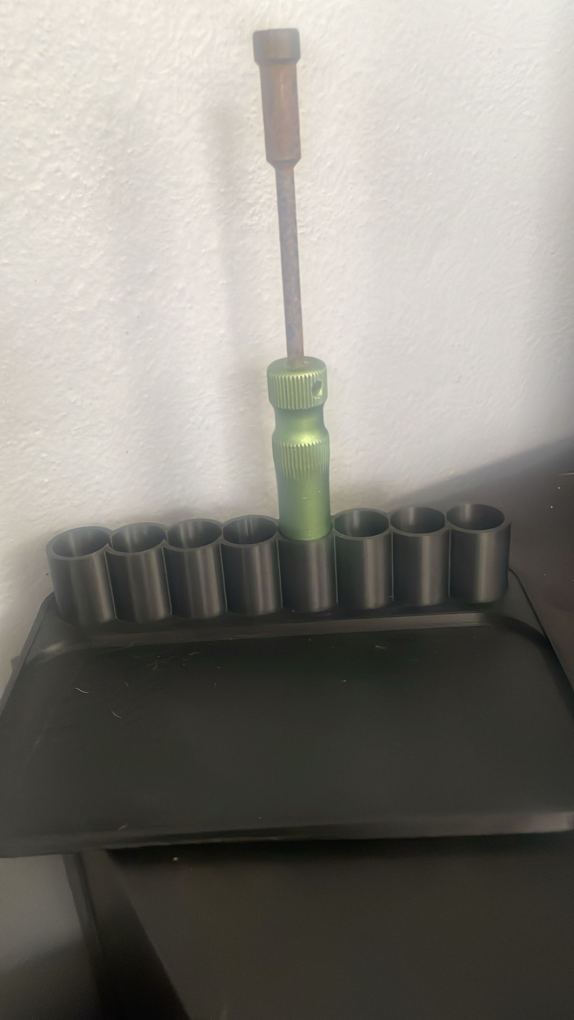 Screw driver holder