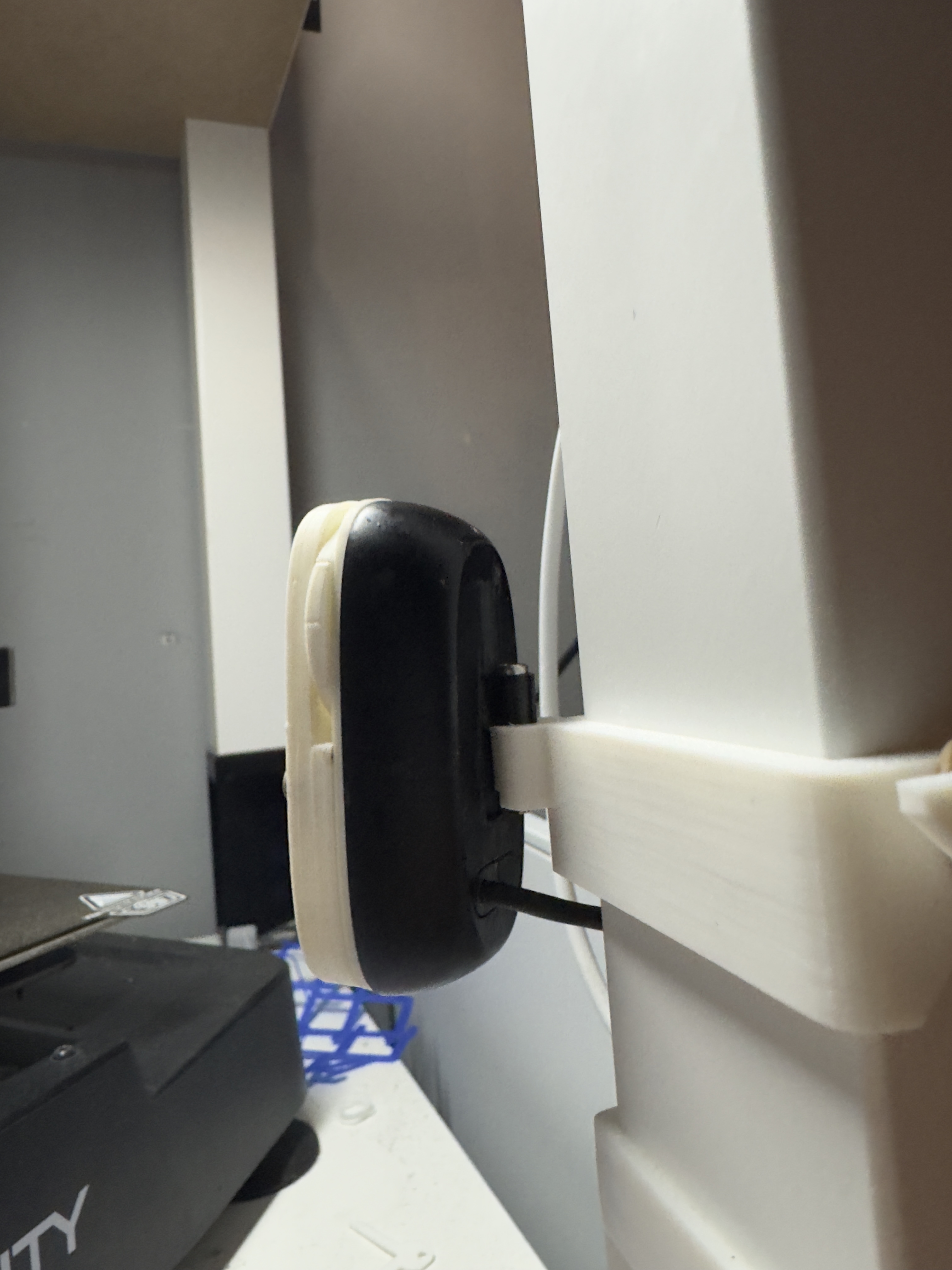 Miniatura 4 do modelo 3D Better Ikea Lack c270 camera mount