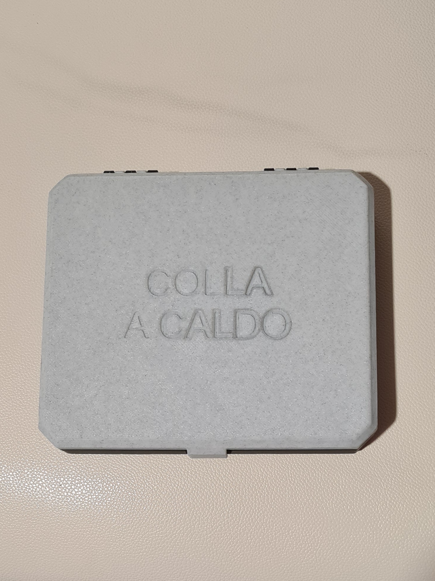 Miniatura 2 do modelo 3D Simple and Light Parametric BOX - CadQuery