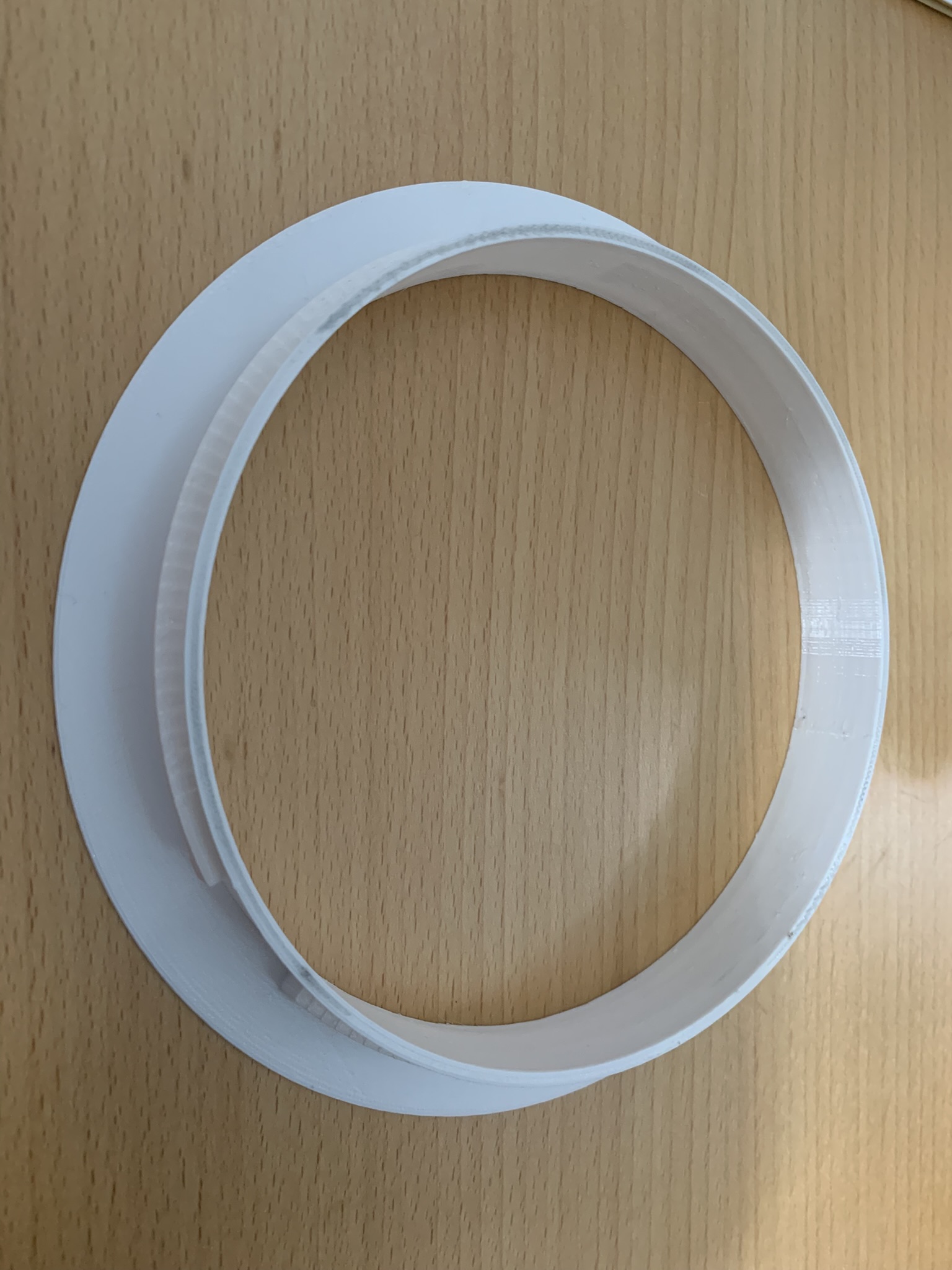 Miniatura 2 do modelo 3D Ceiling Fan Light Diffuser Ring