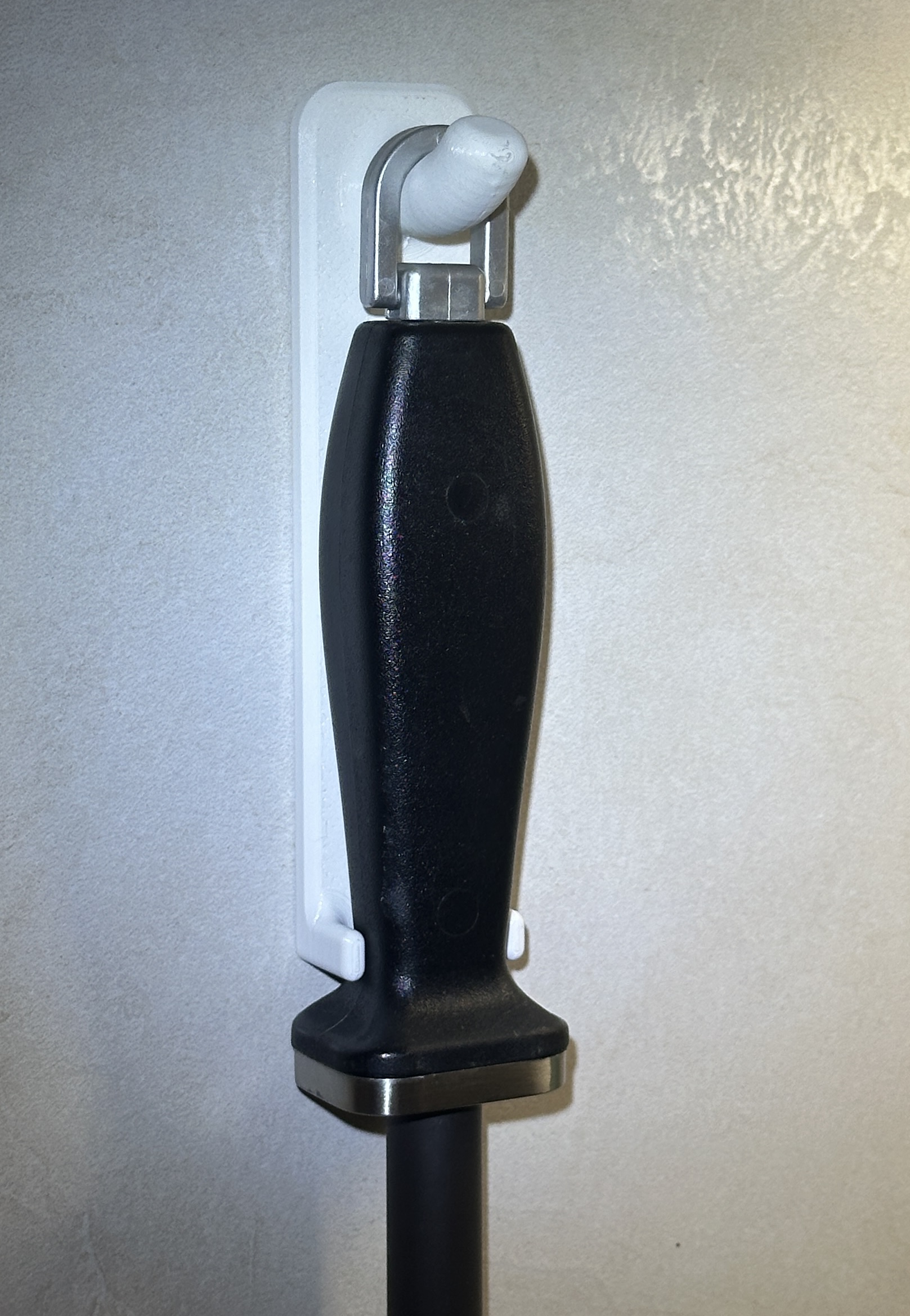 Hook for the Fallkniven C10 ceramic sharpener