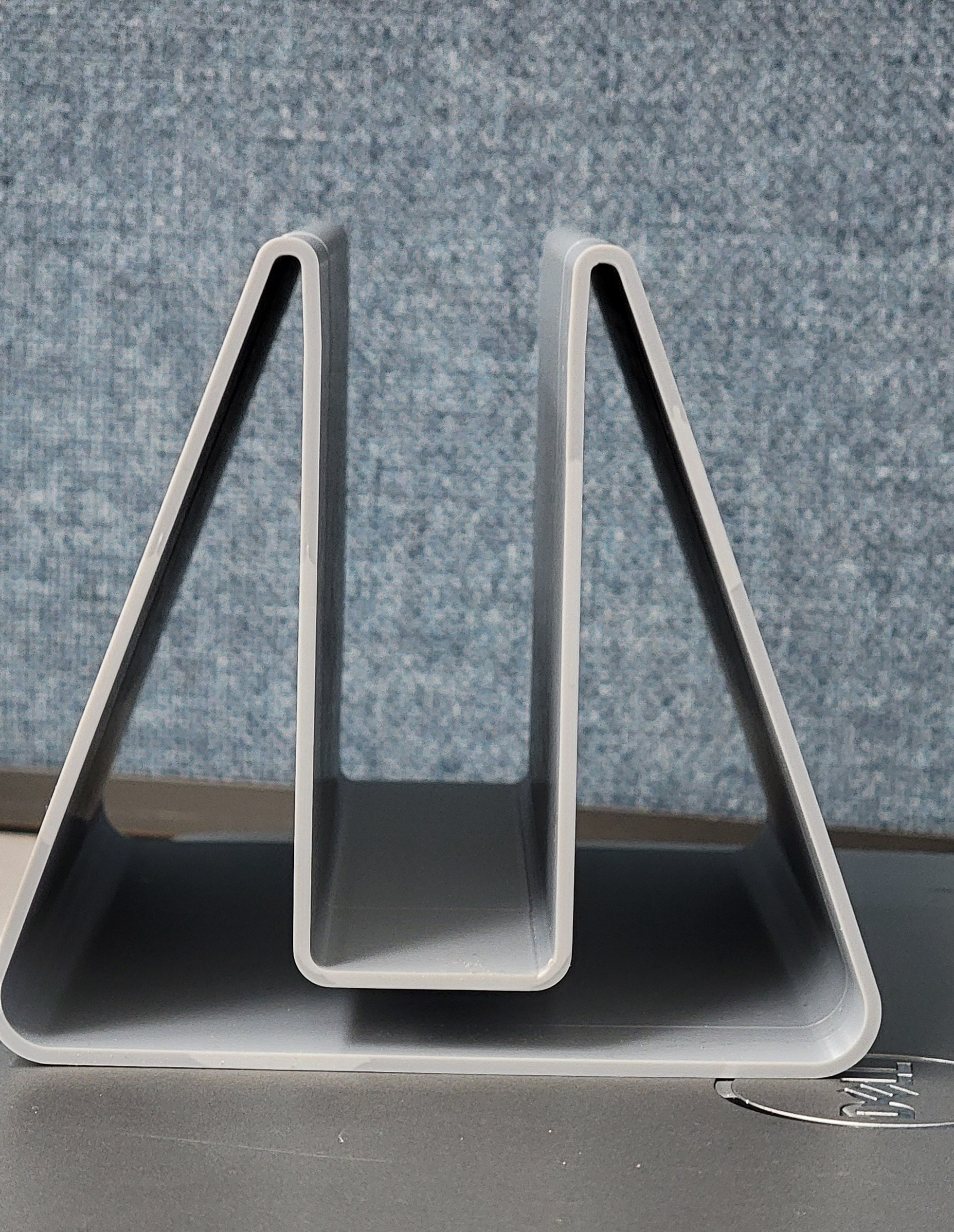 Vertical laptop stand