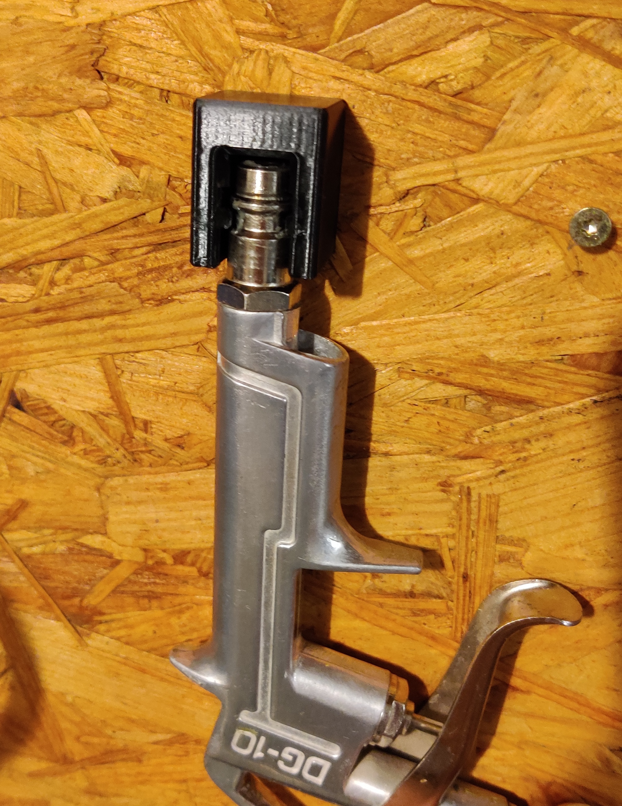 Air pressure tool/hose hanger