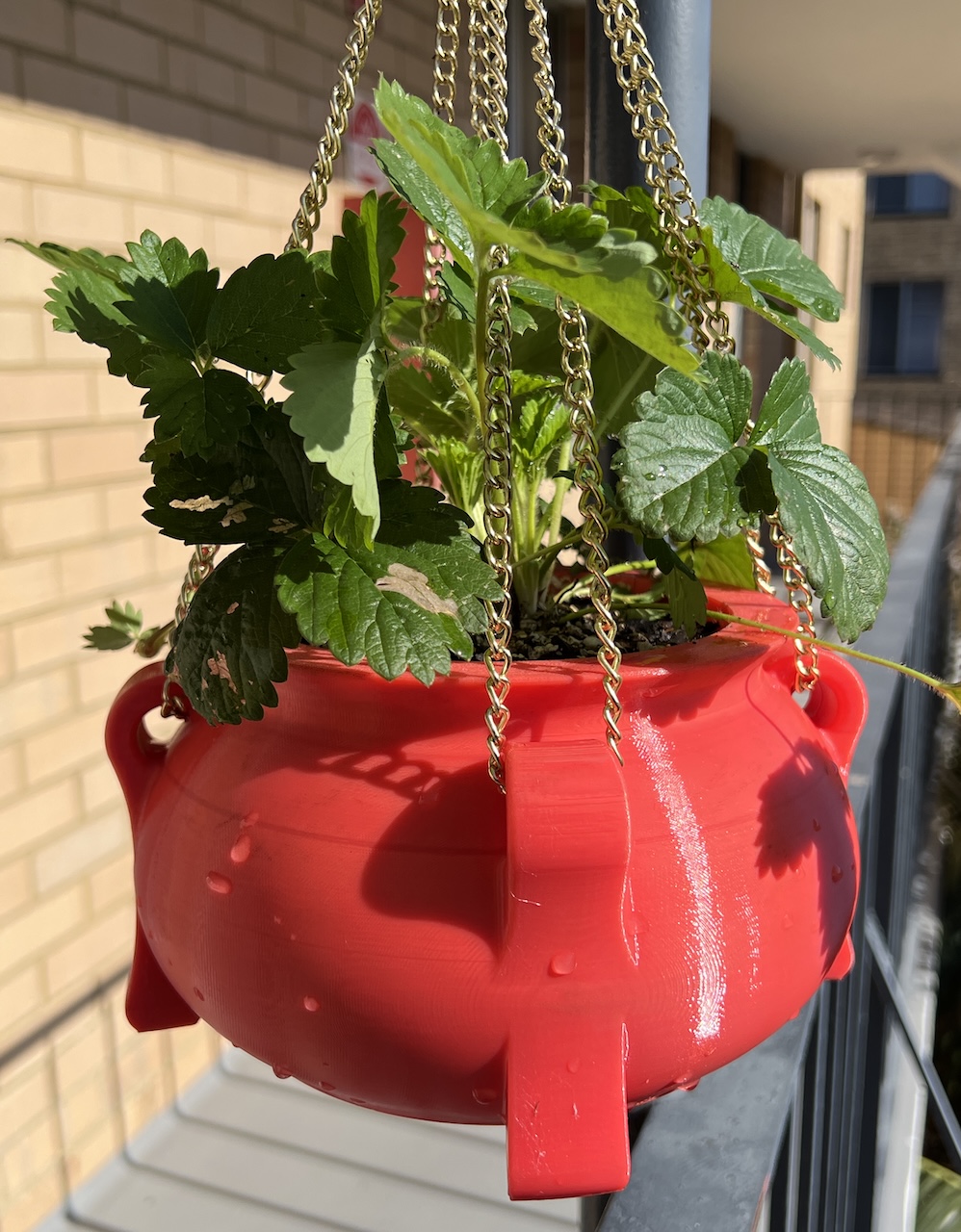 Cauldron Planter — thumbnail 2