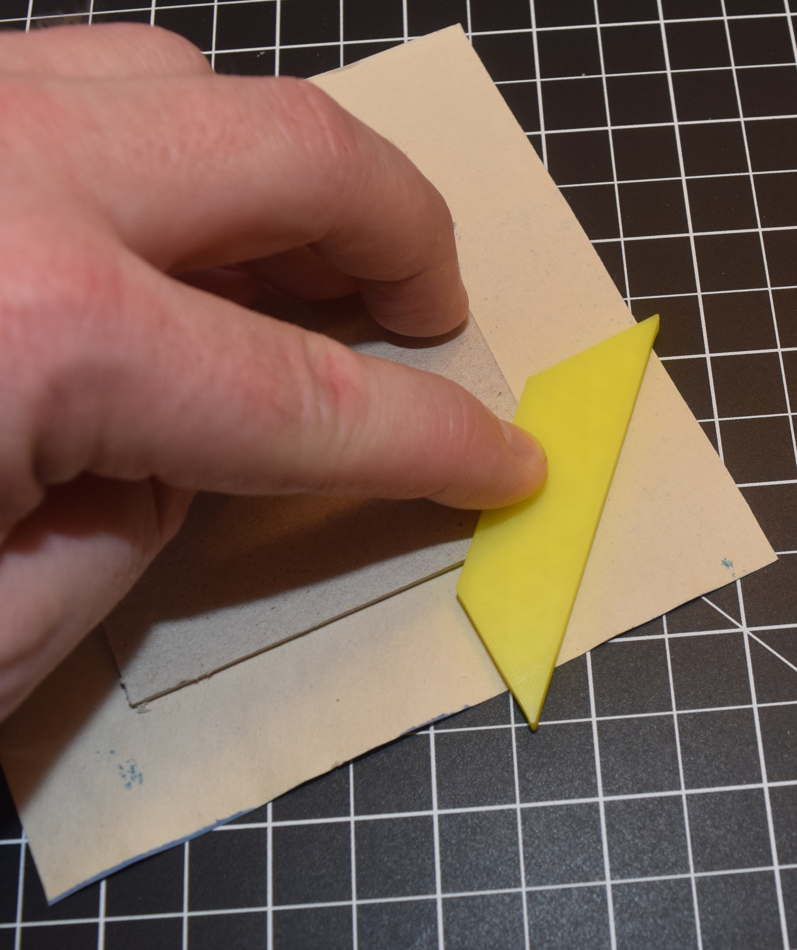 Miniatura 4 do modelo 3D Bookbinding Corner Cutter