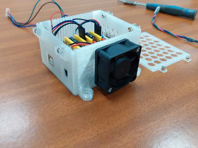 Wall-Mounted Arduino Uno Case with Magnet-Held Lid and Sliding Base