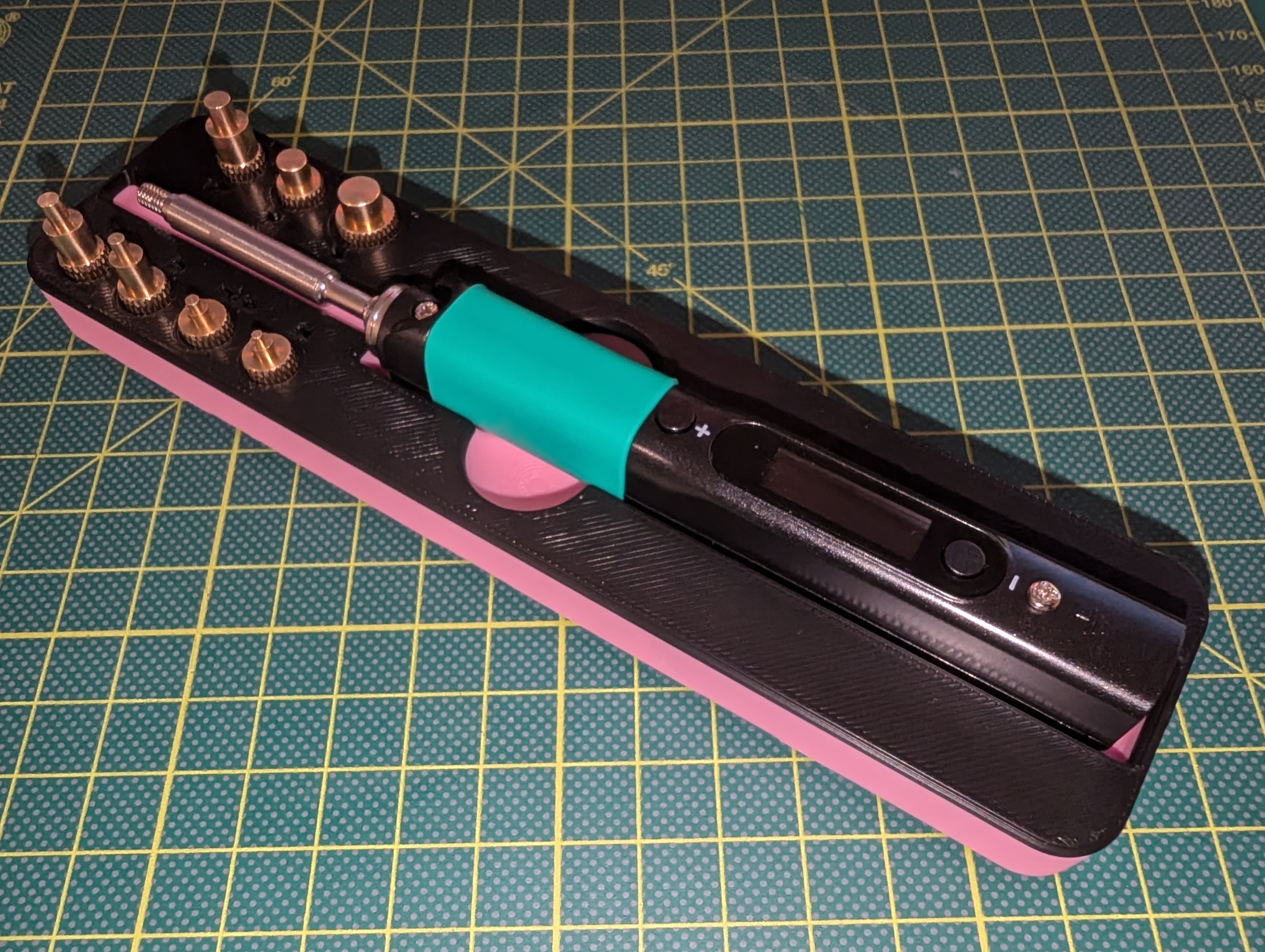 Gridfinity Pinecil 1x4 Holder