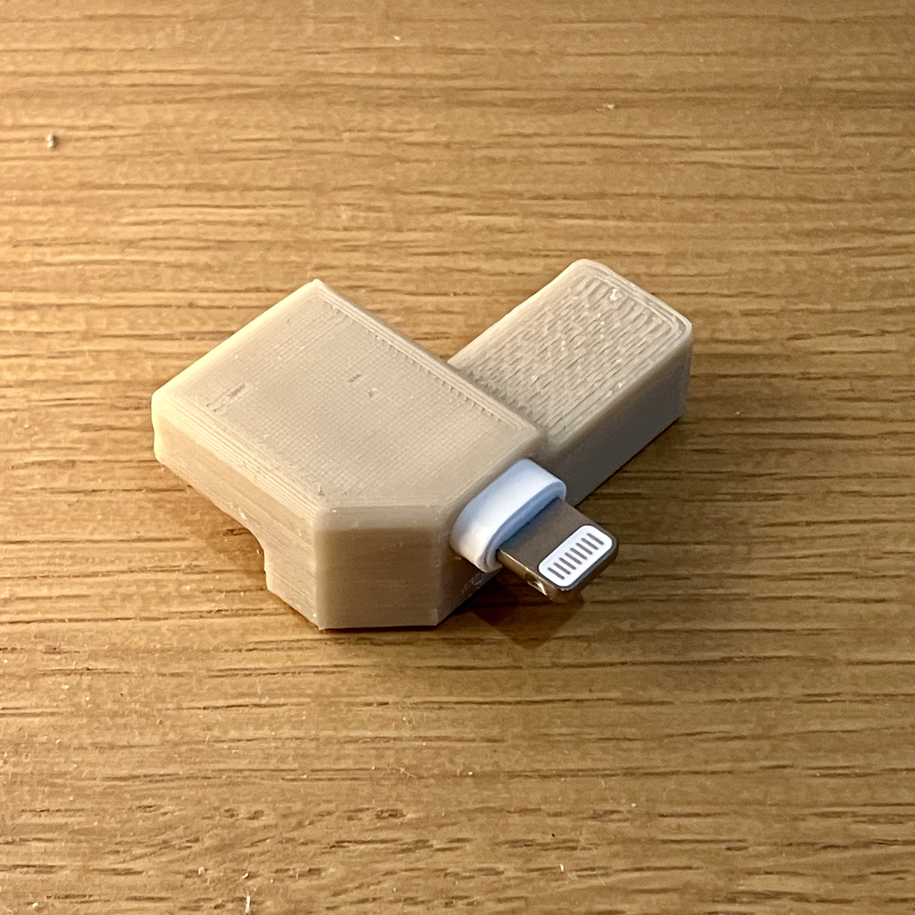 Lightning audio adapter case — thumbnail 2