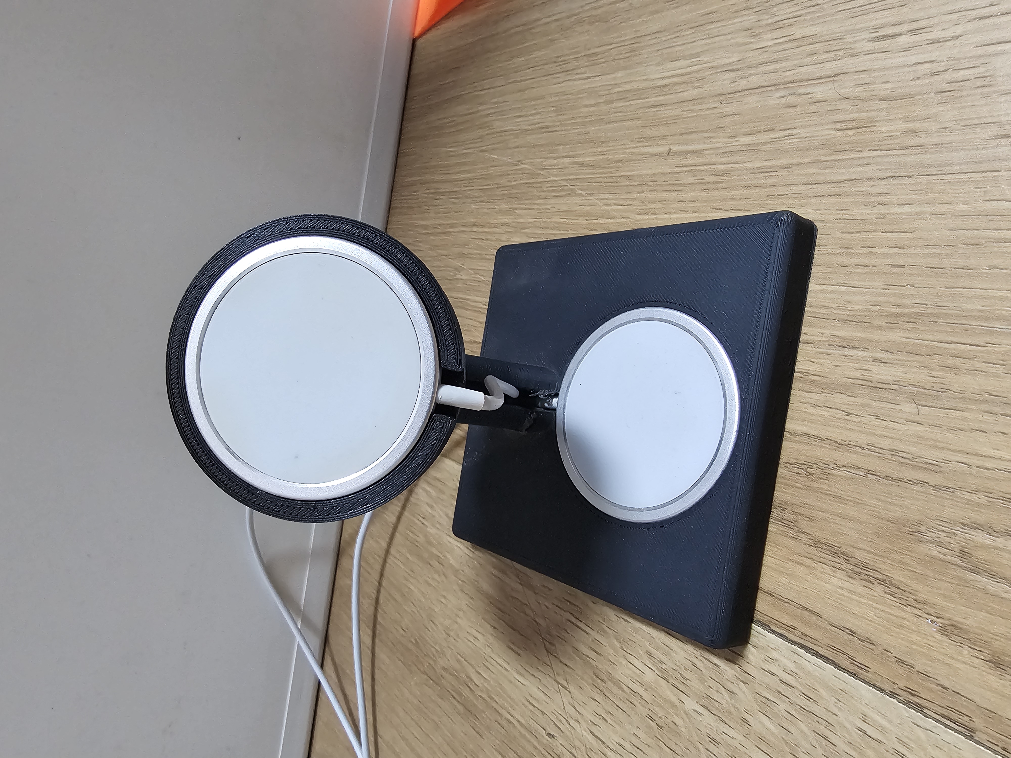 duble wireless charger with magsafe