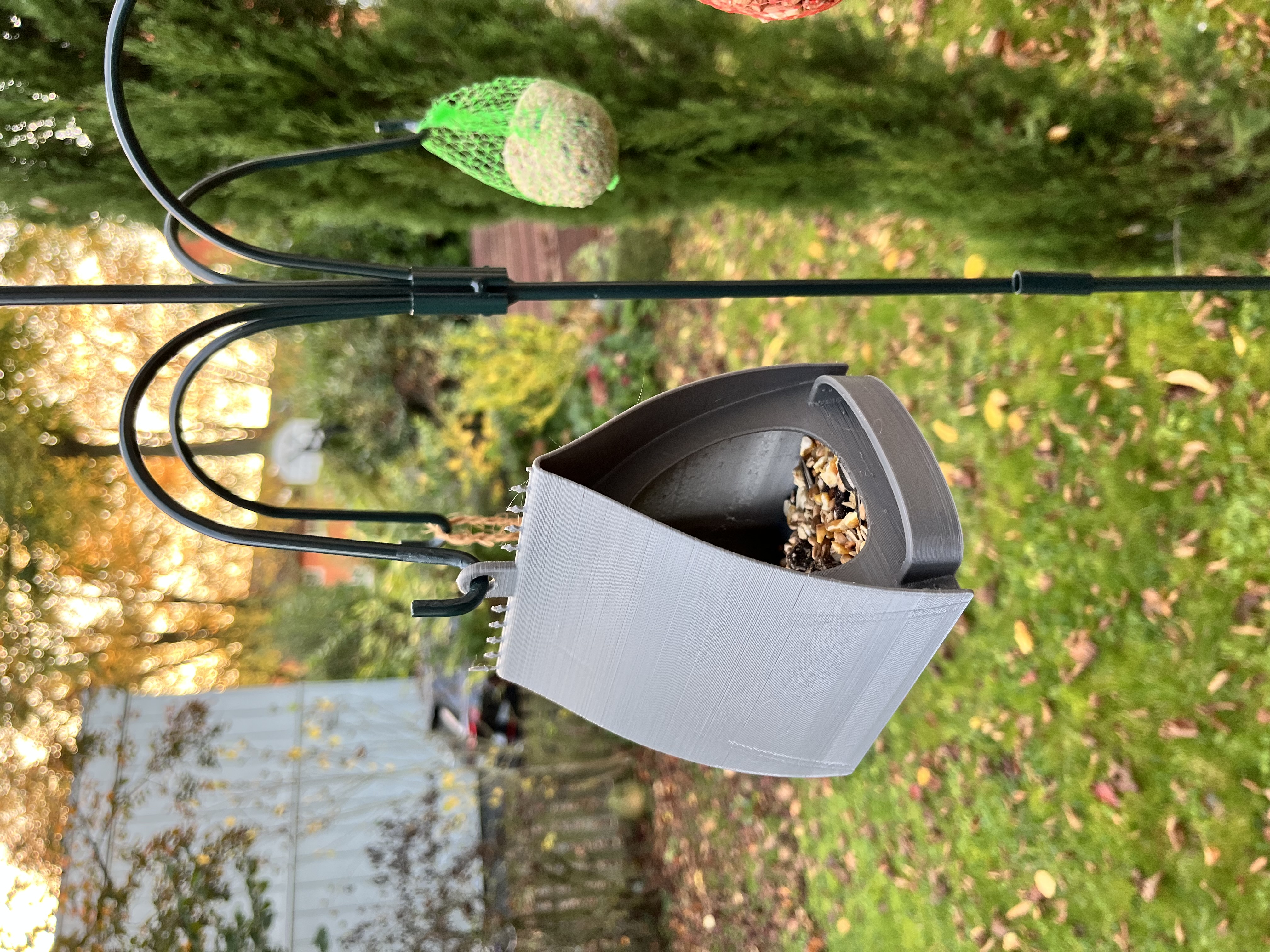 Futterstation (bird feeder)
