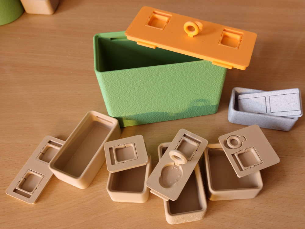 Miniatura 2 do modelo 3D stackable slider-lock box, card box