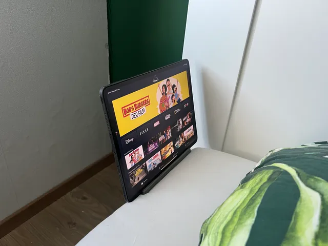 iPad Stand Bed