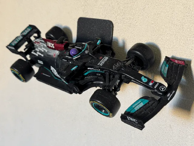 Maisto Car Wall Mount