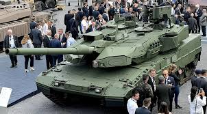 Leopard 2A8 with moving turret and barrel