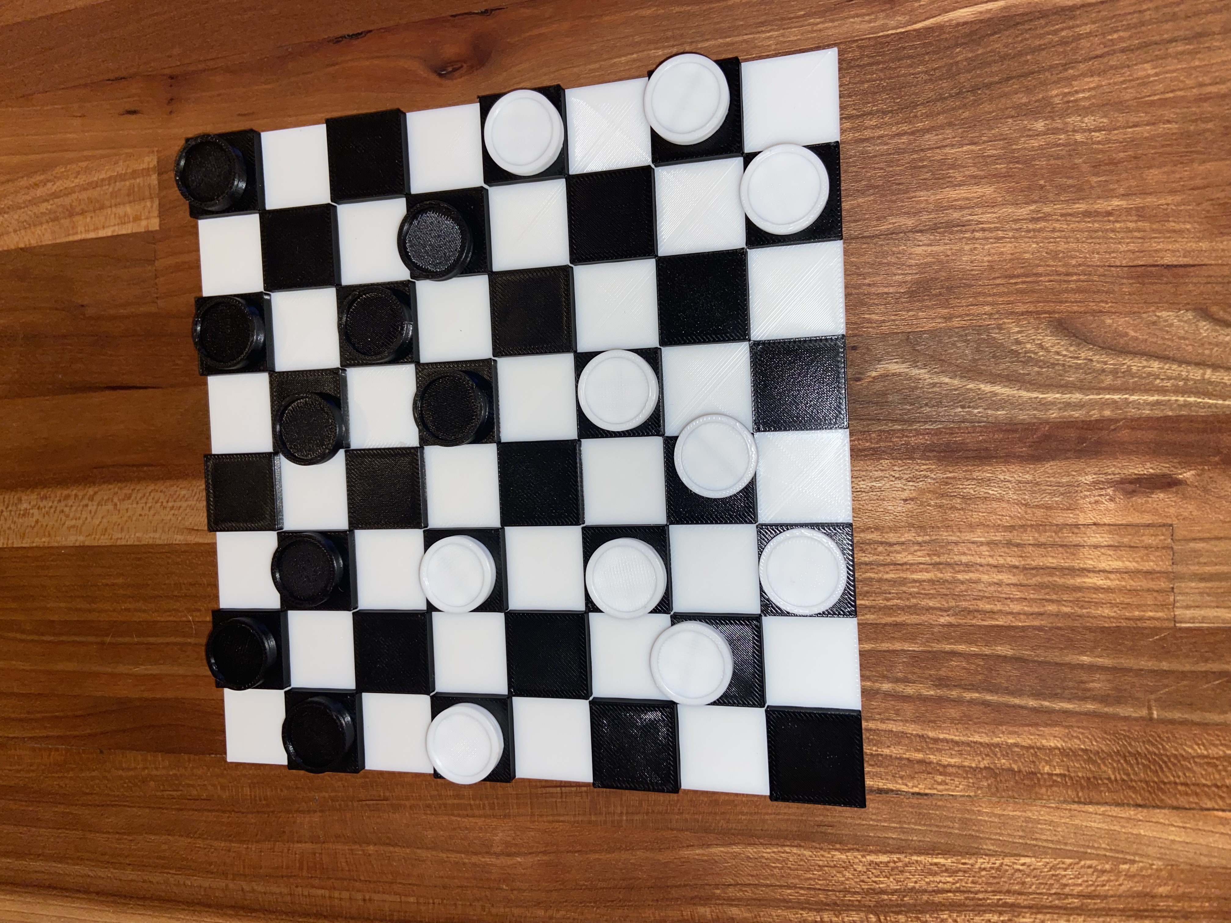 lifted checkers set