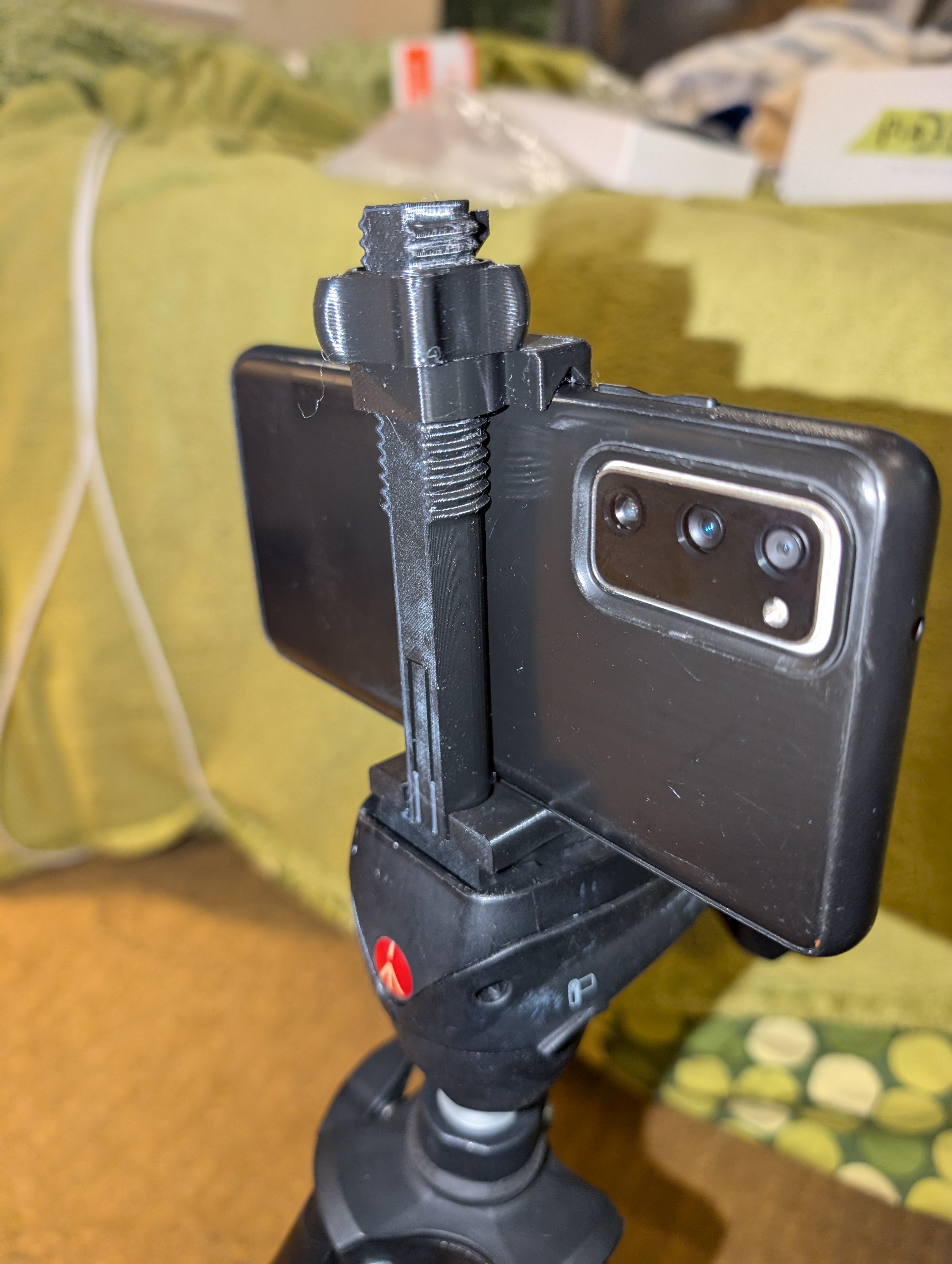 Manfrotto Tripod MKC3-H01 (pentagon plate) Phone Mount