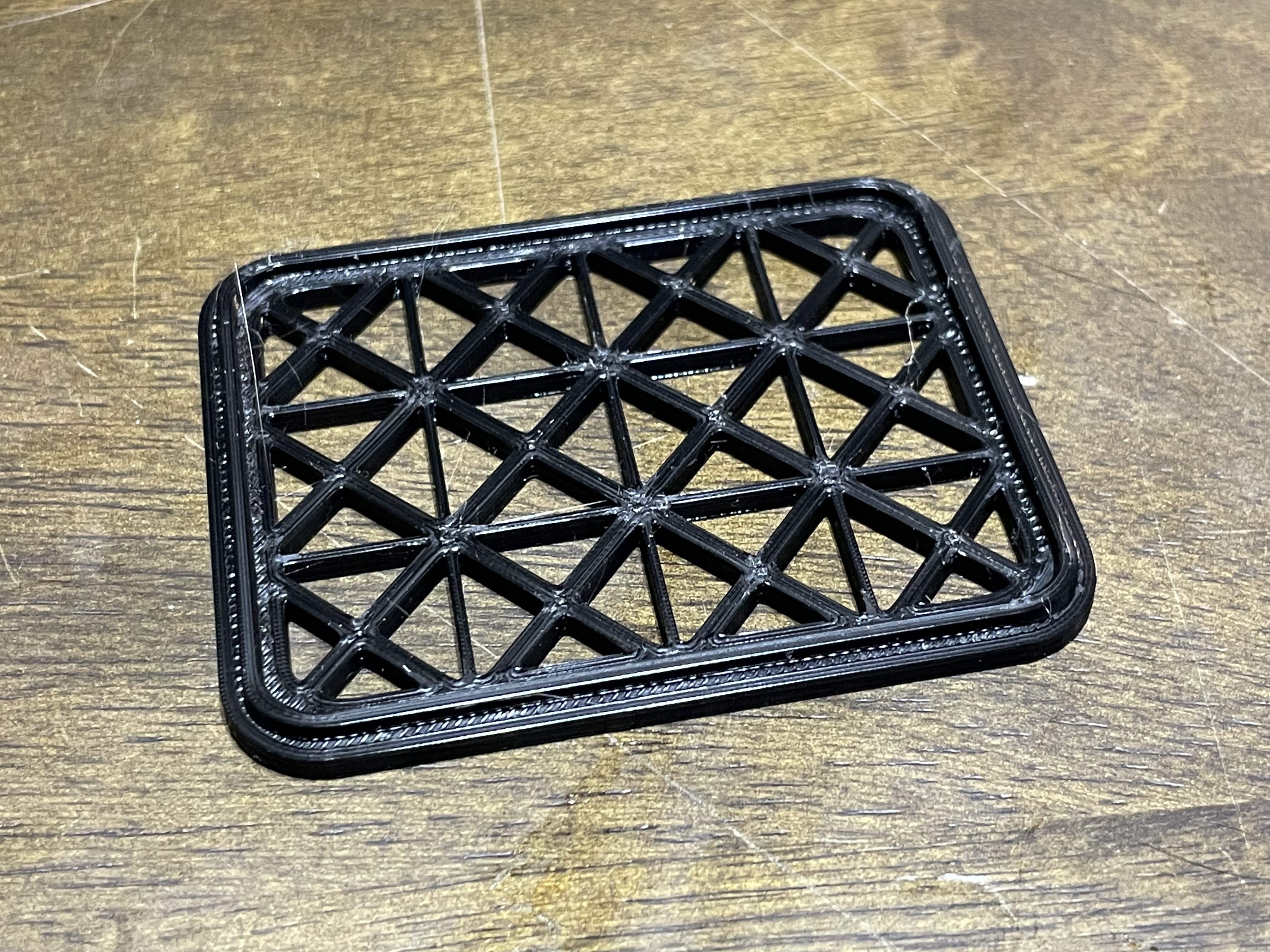 Miniatura 2 do modelo 3D Stackable Lid for Stackable Beer Crate Battery Storage
