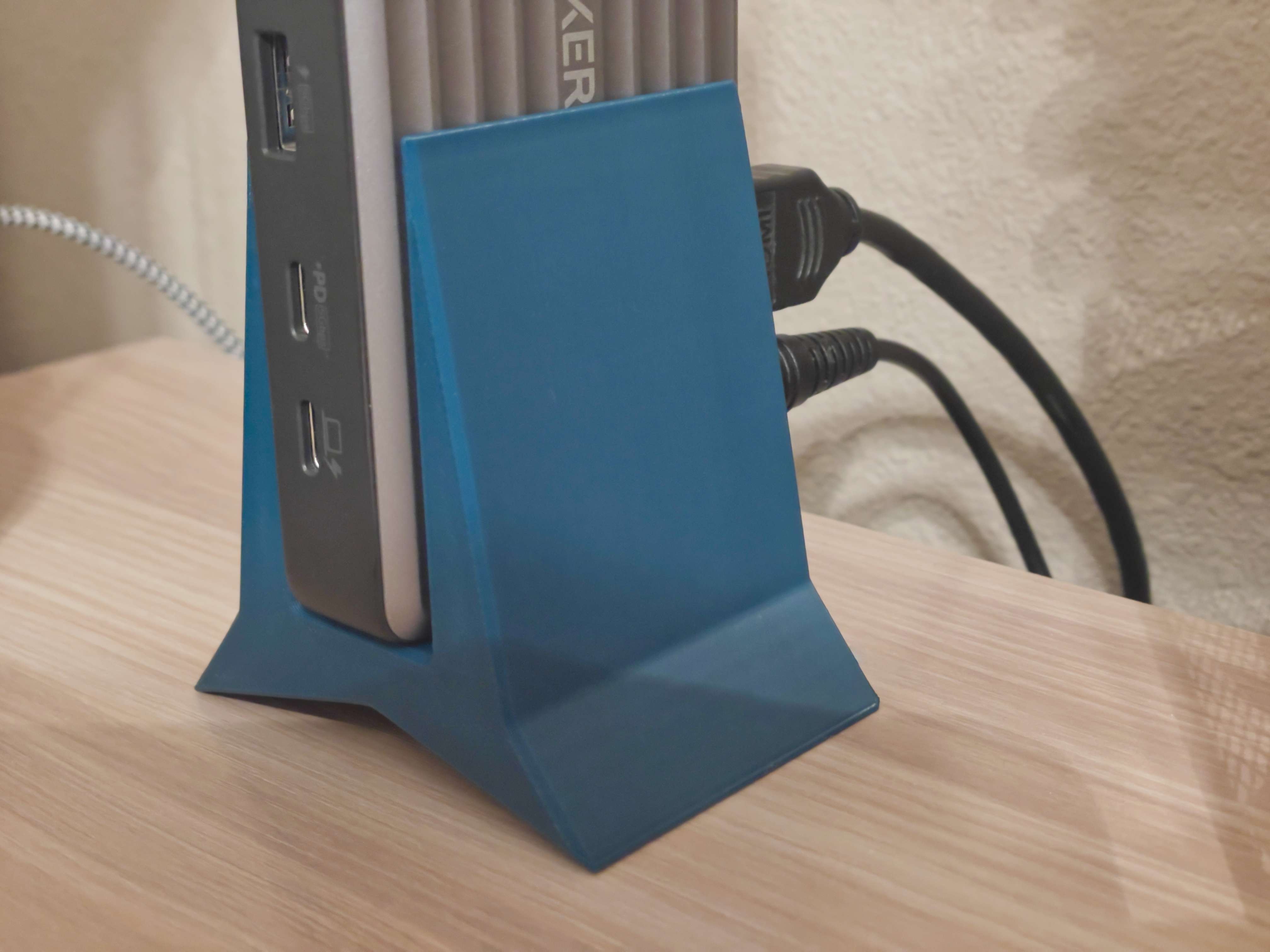 Anker PowerExpand 9-in-1 PD Dock Vertical Stand