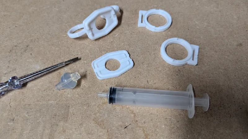 syringe help holding by Fouinou45 | Download free STL model ...