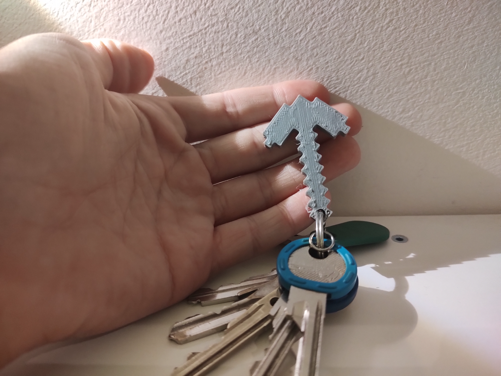 Miniatura 2 do modelo 3D Minecraft pickaxe keychain