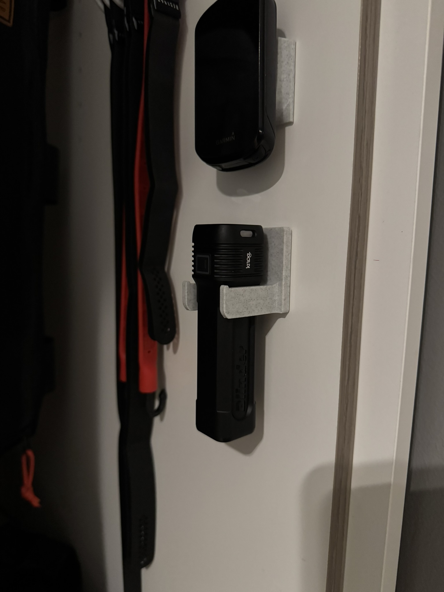 Knog Blinder 1300 wall holder