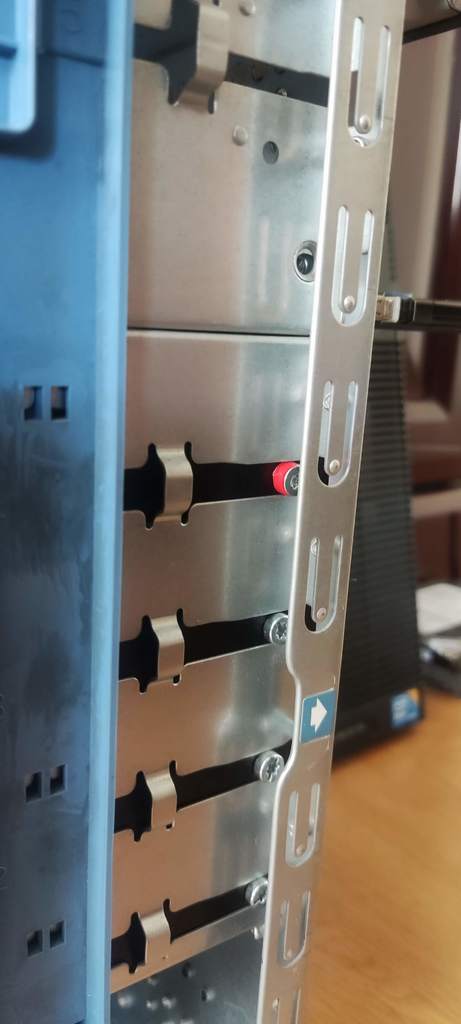 HP Proliant ML110 G6 HDD mount adapter/extantion