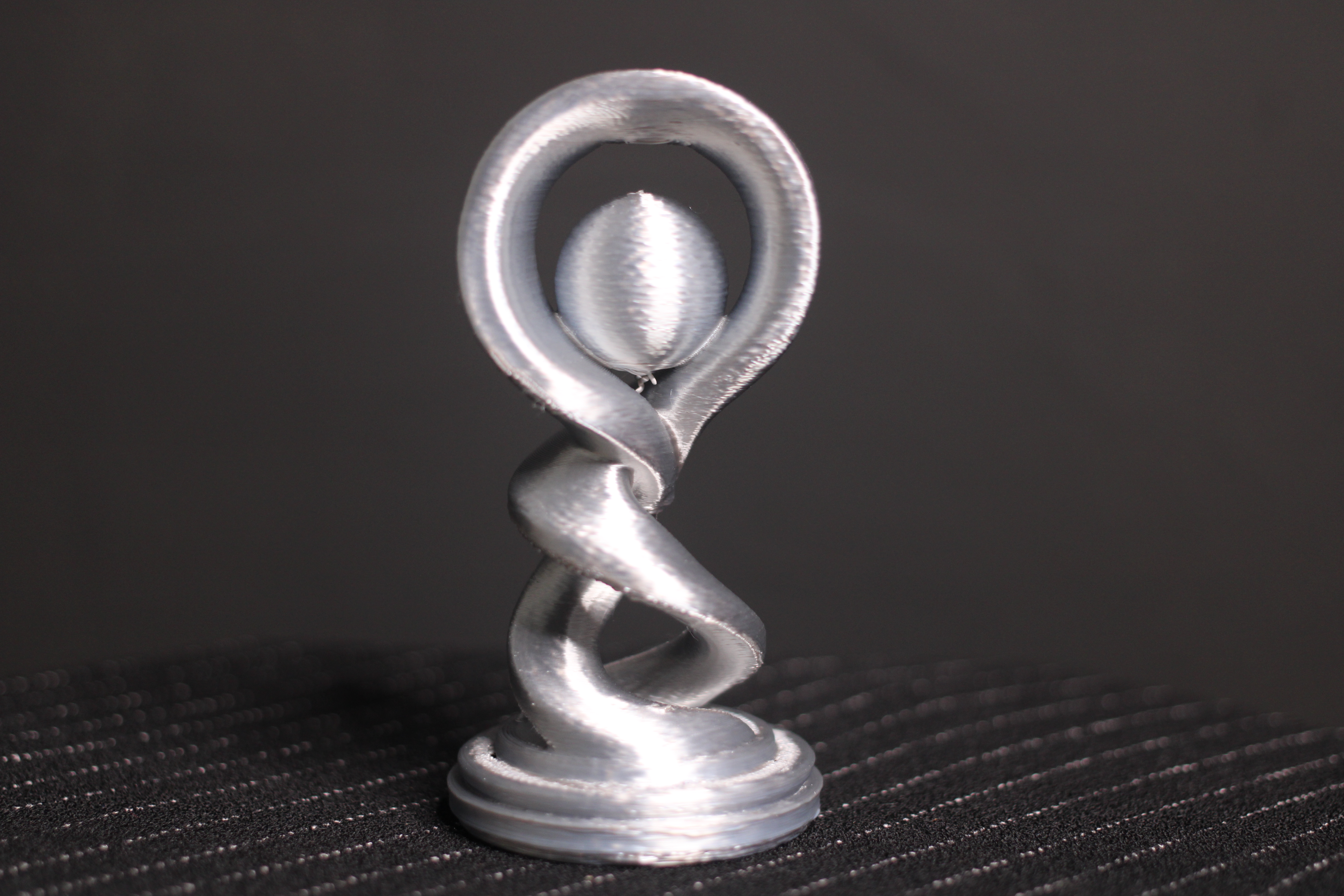 "Infinity" Trophy - Design for the 2024 3D Printing Industry Awards