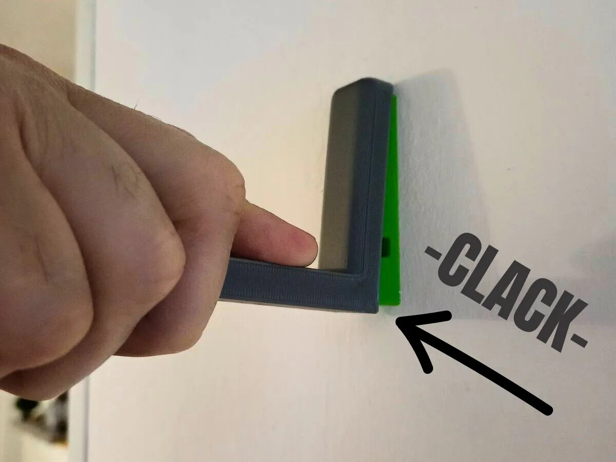 Simple interchangeable hanger