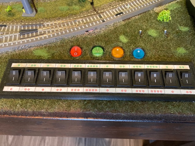Podstavec pre spínače / Base for switches
