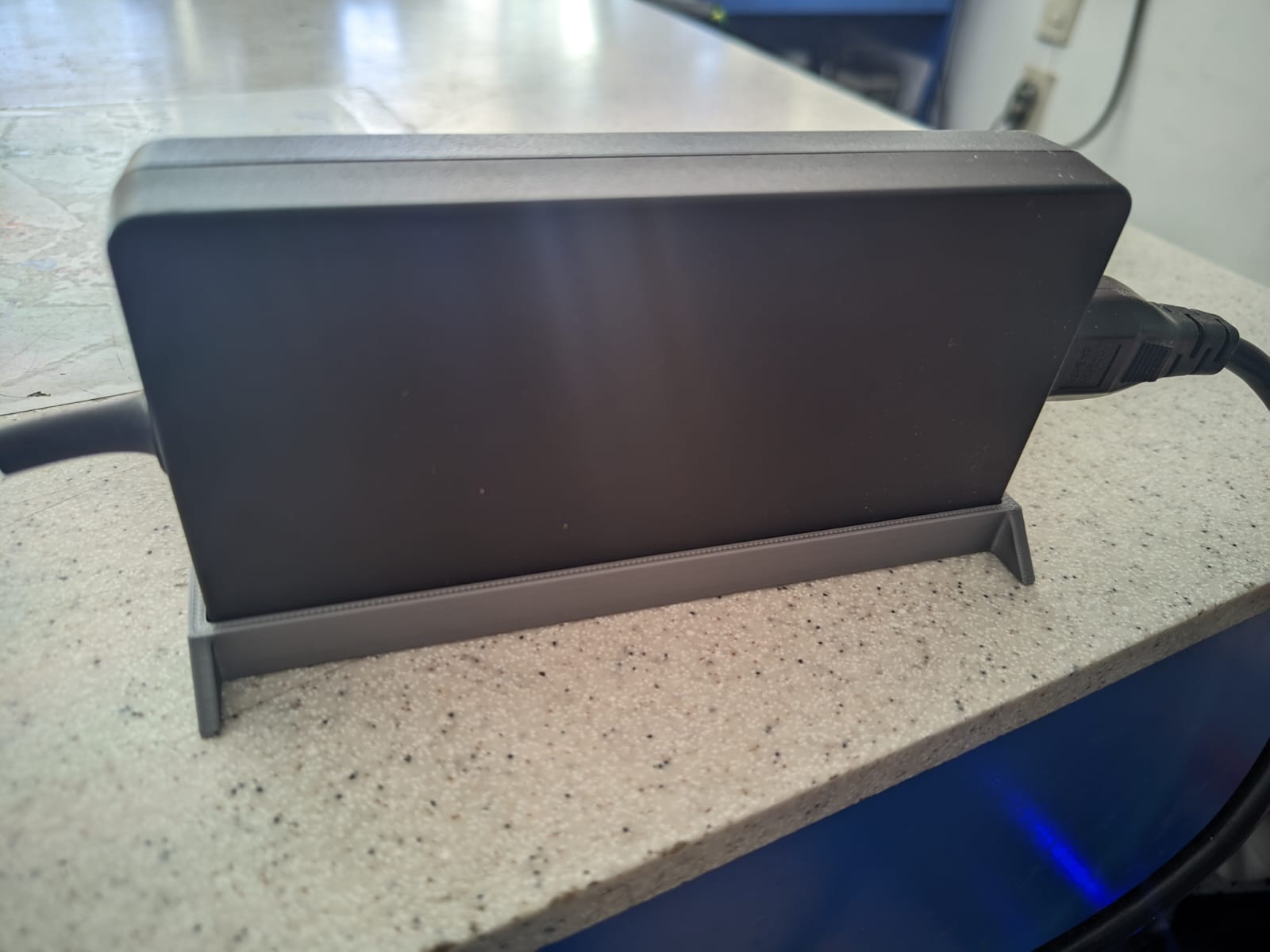MSI Laptop charger vertical stand