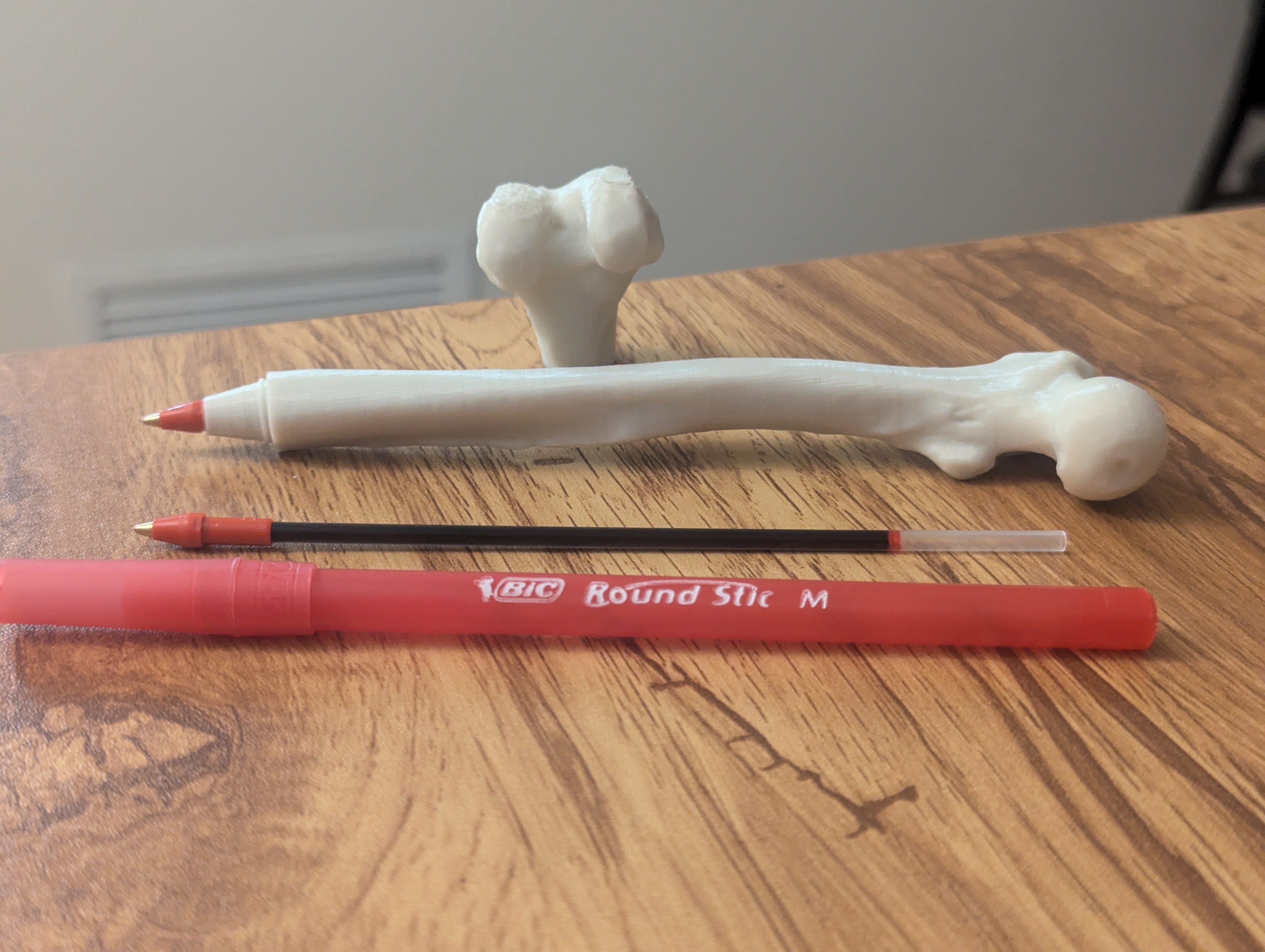Hidden Femur Pen — miniatura 2
