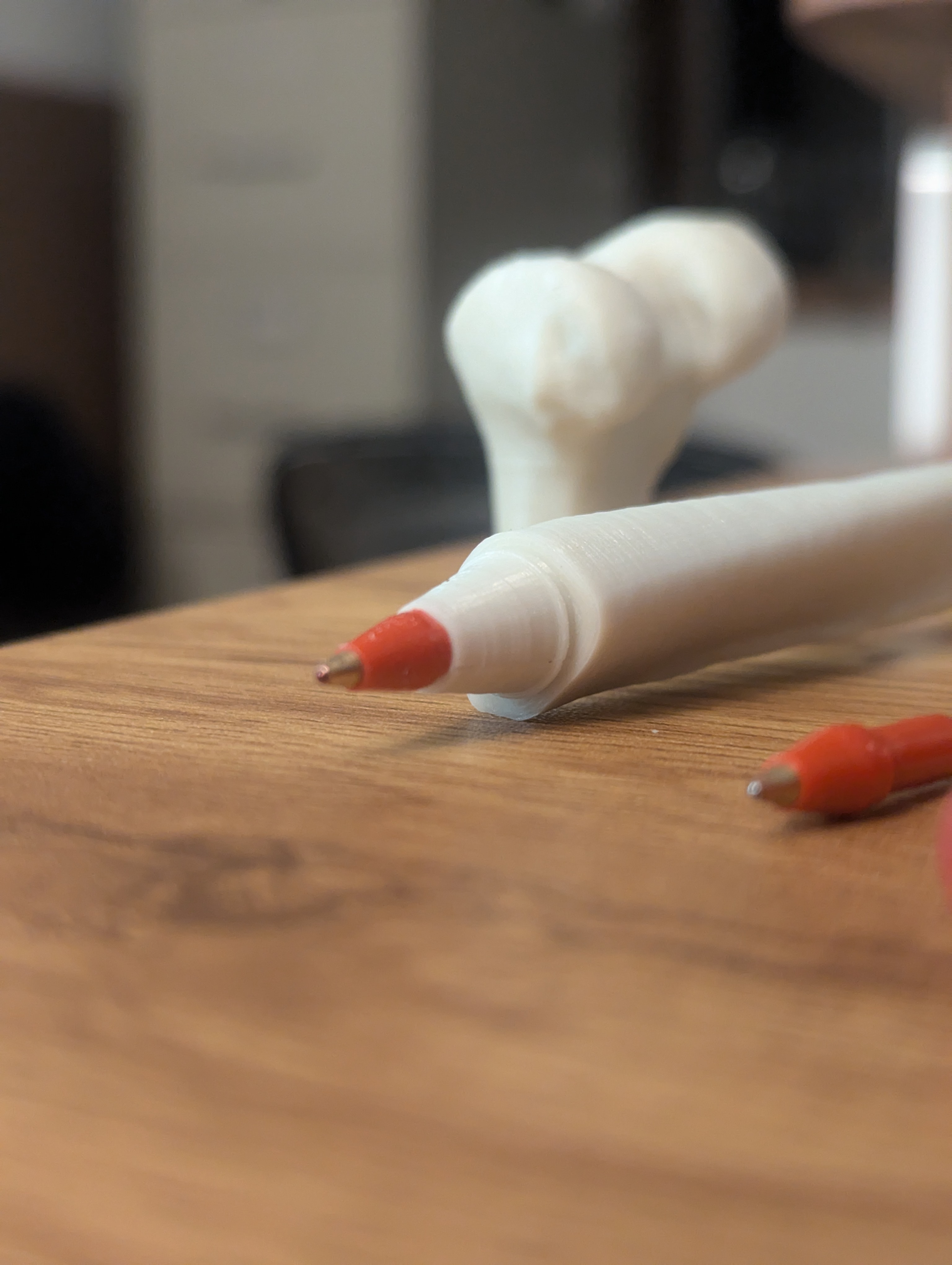 Hidden Femur Pen — miniatura 3